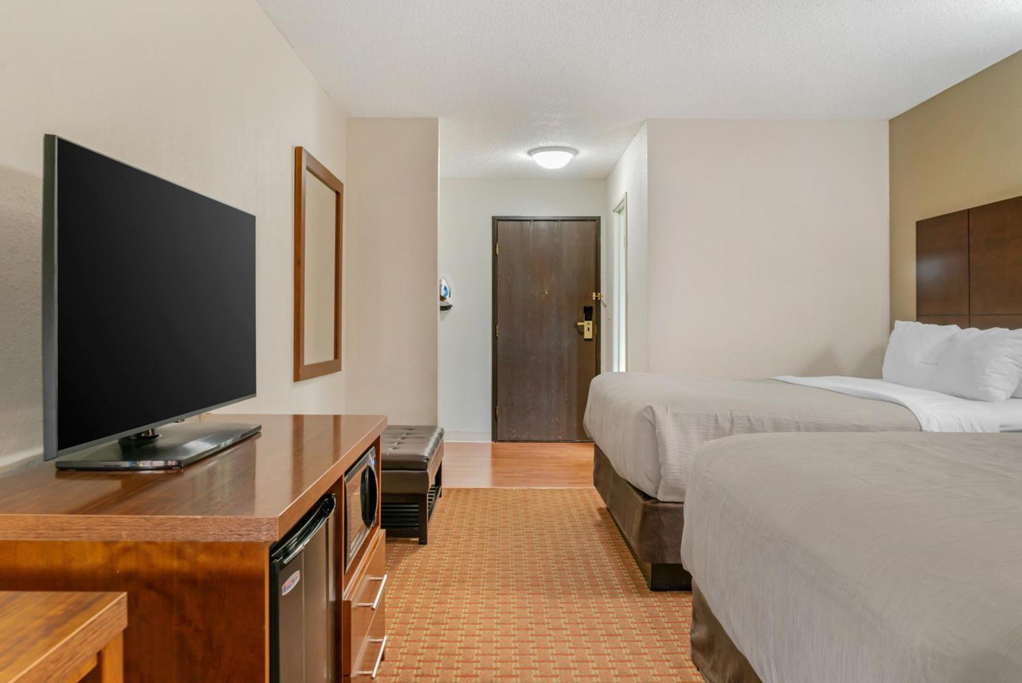 Queen Room with Two Queen Beds - Non-Smoking,1536723526:JPEG