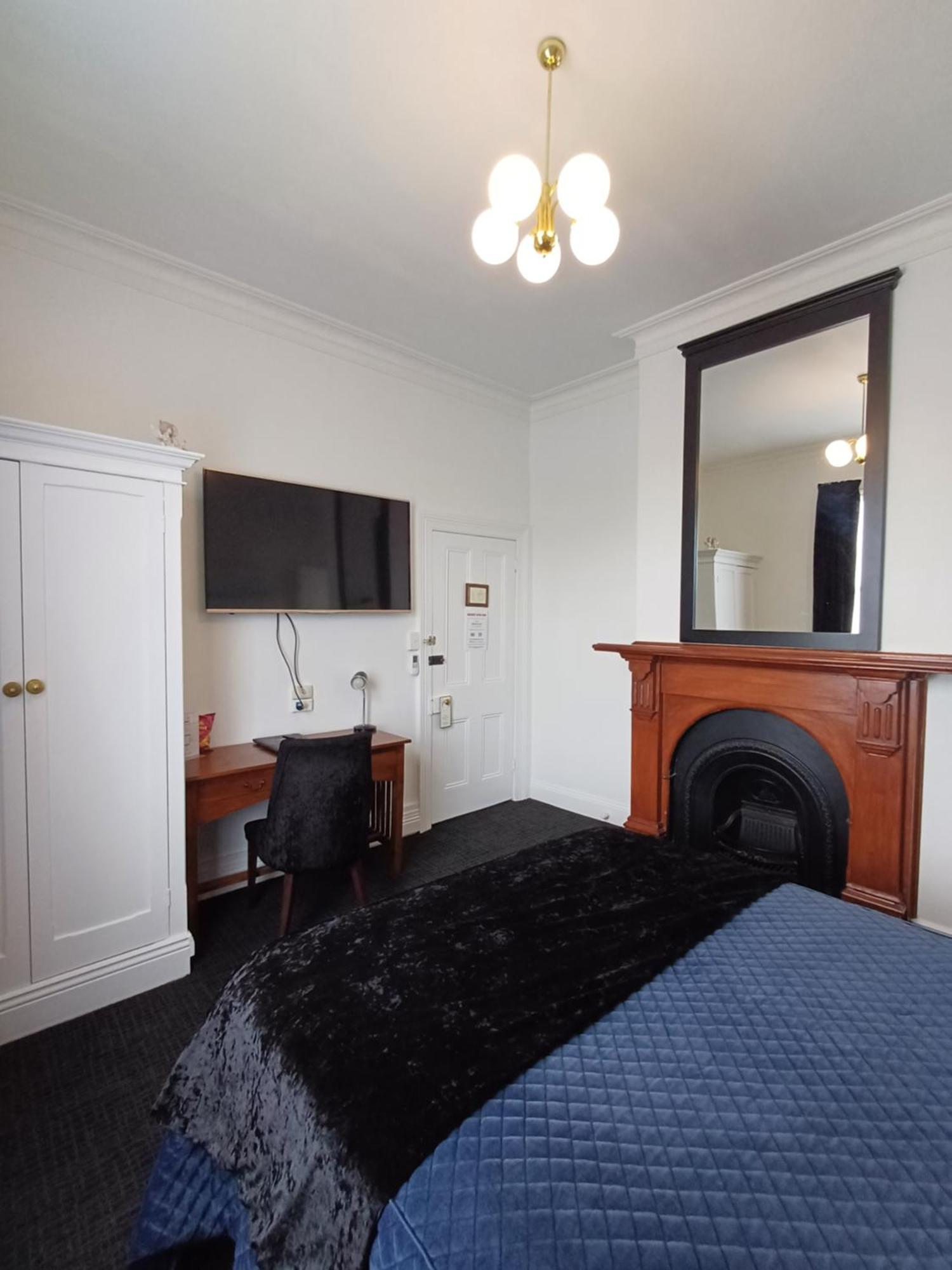 Standard Queen Room