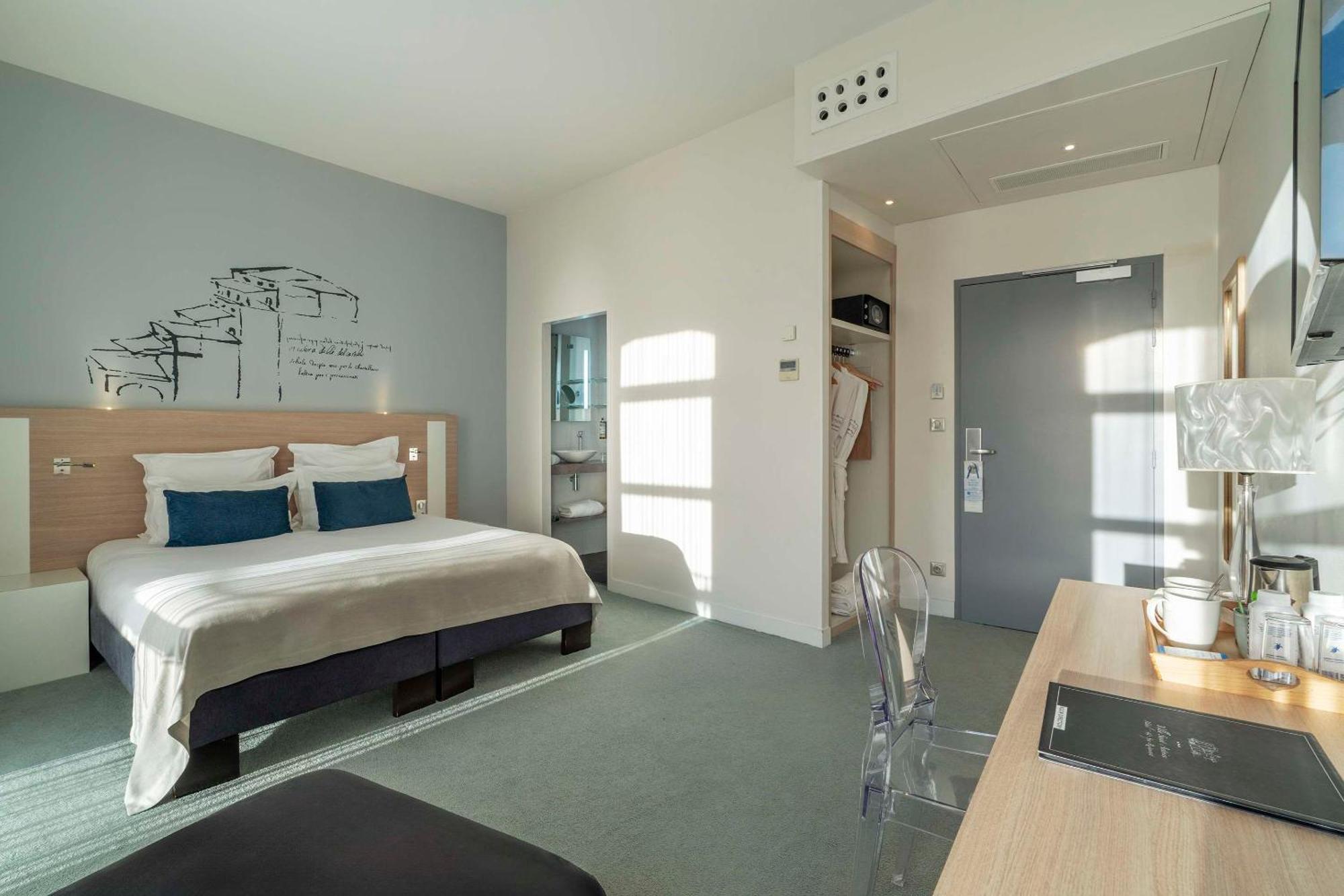 Privilege Queen Room Balcony