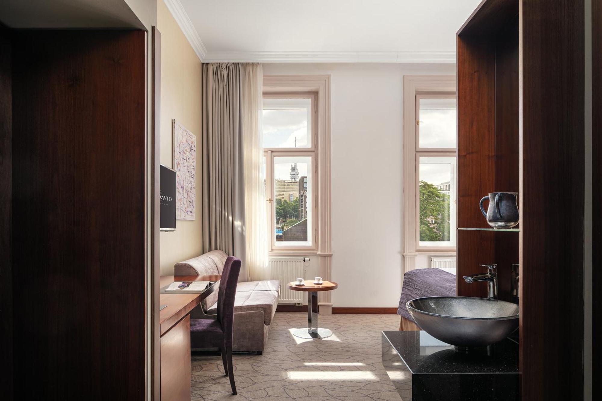 Deluxe Double or Twin Room