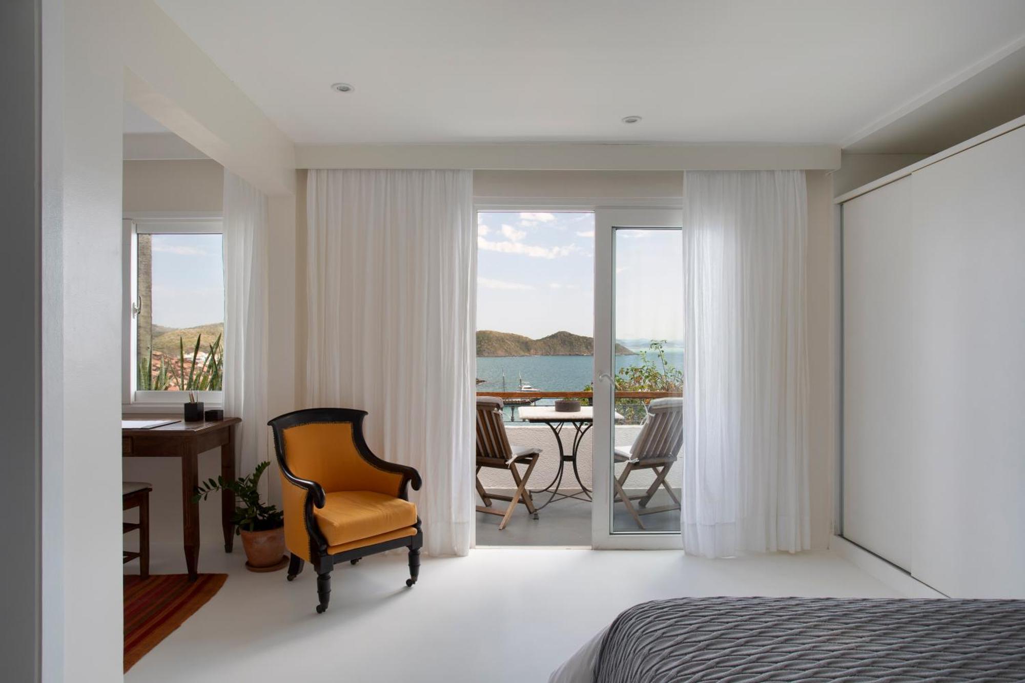 Quarto Duplo Superior com Vista Mar