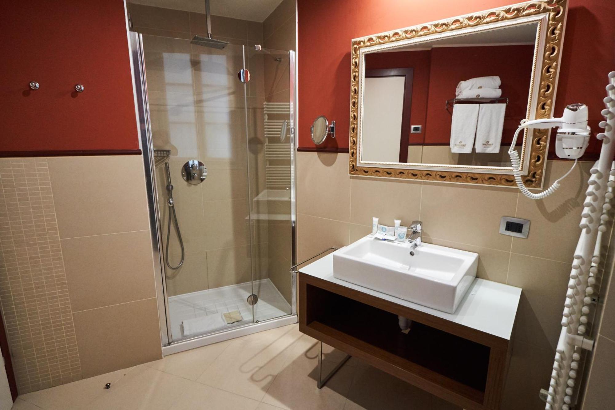 Standard Queen Room - Non-Smoking,1538789659:JPEG