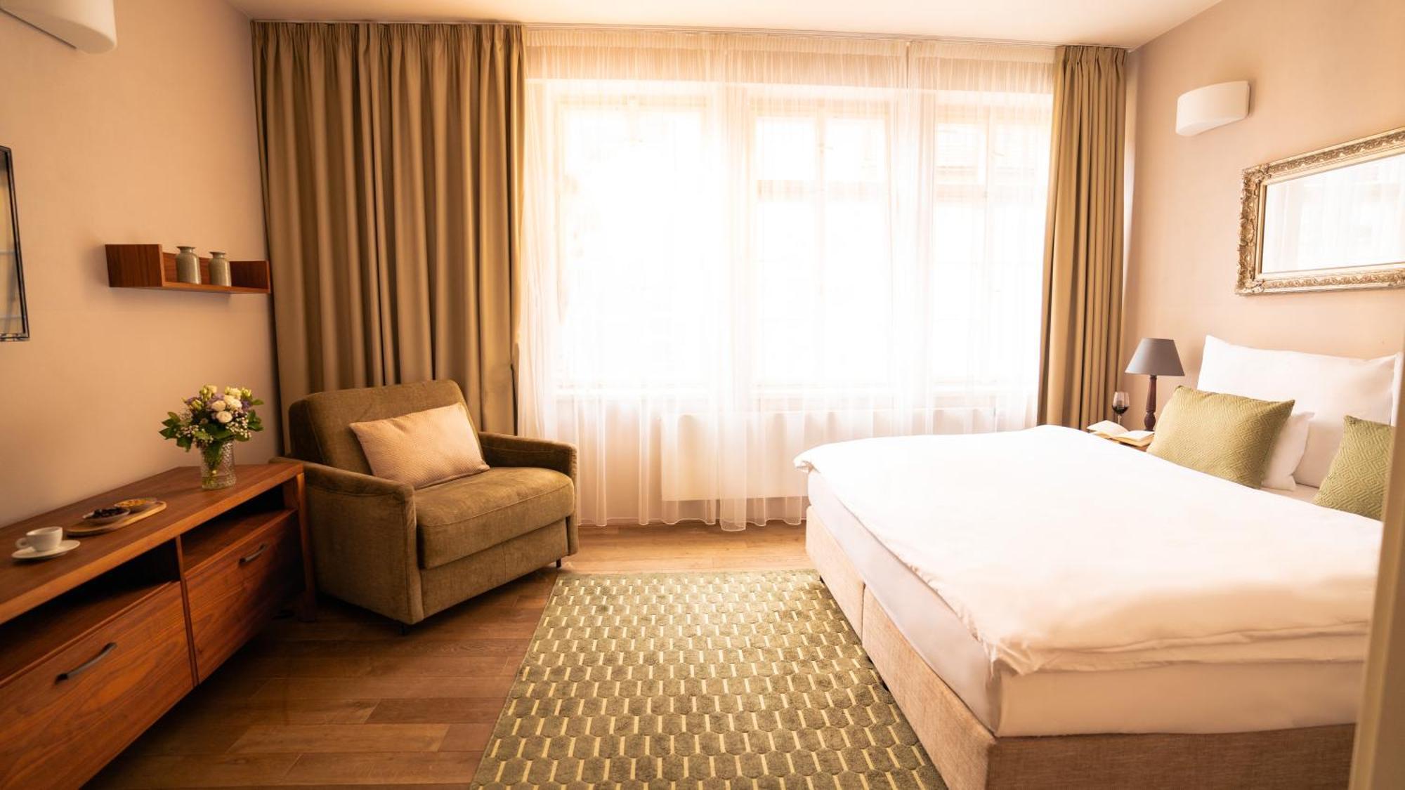Deluxe Double or Twin Room
