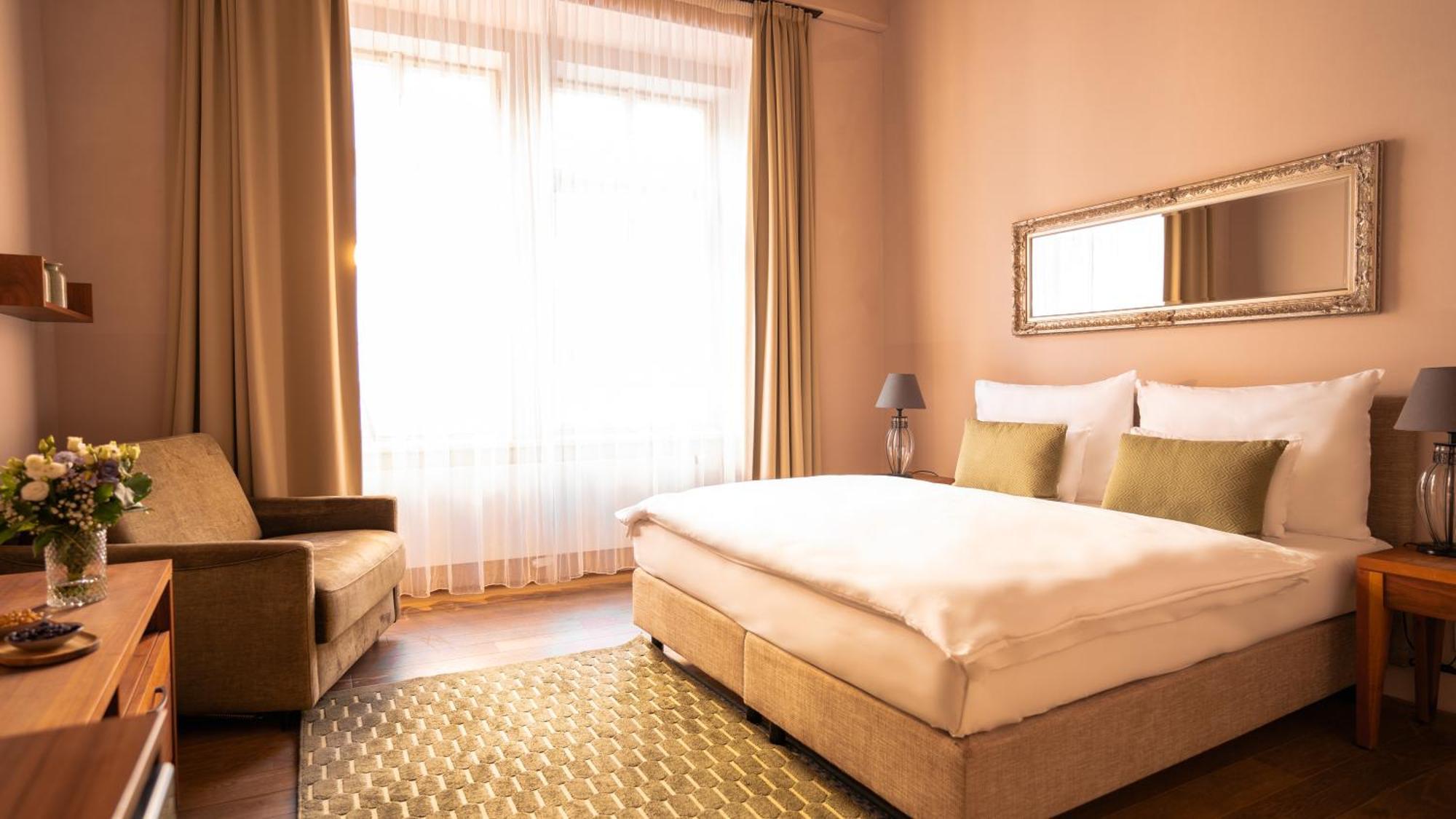 Deluxe Double or Twin Room