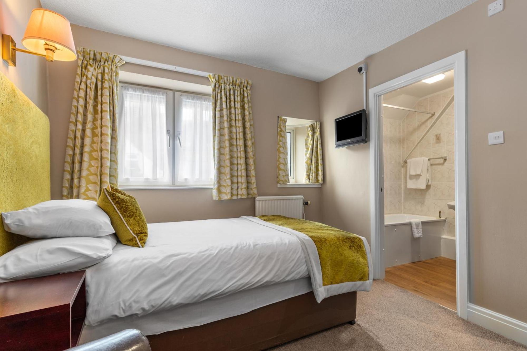 Single Room with Bathroom,1539113890:JPEG