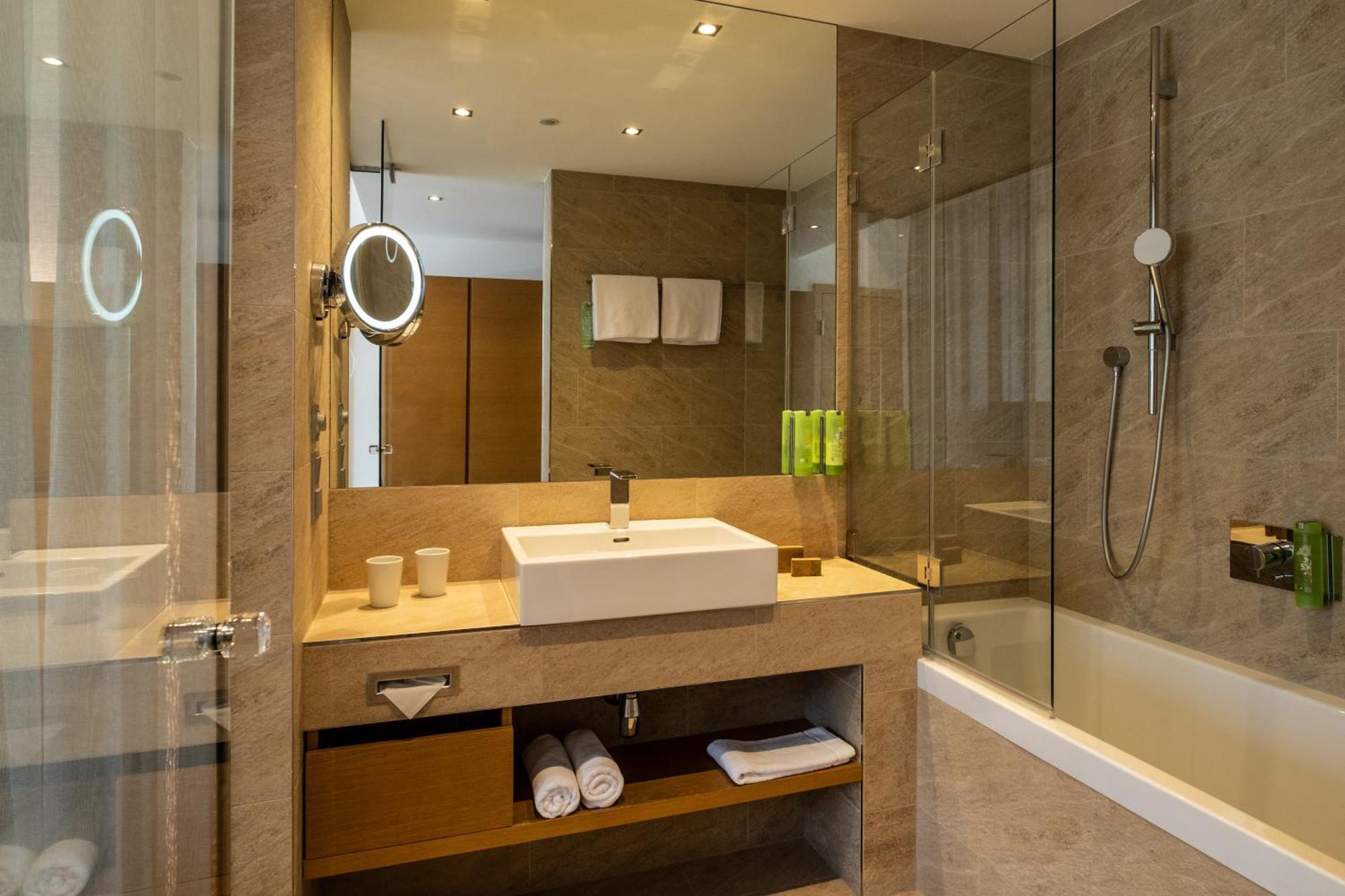 Premium Double Room with Mountain View,1547163073:JPEG