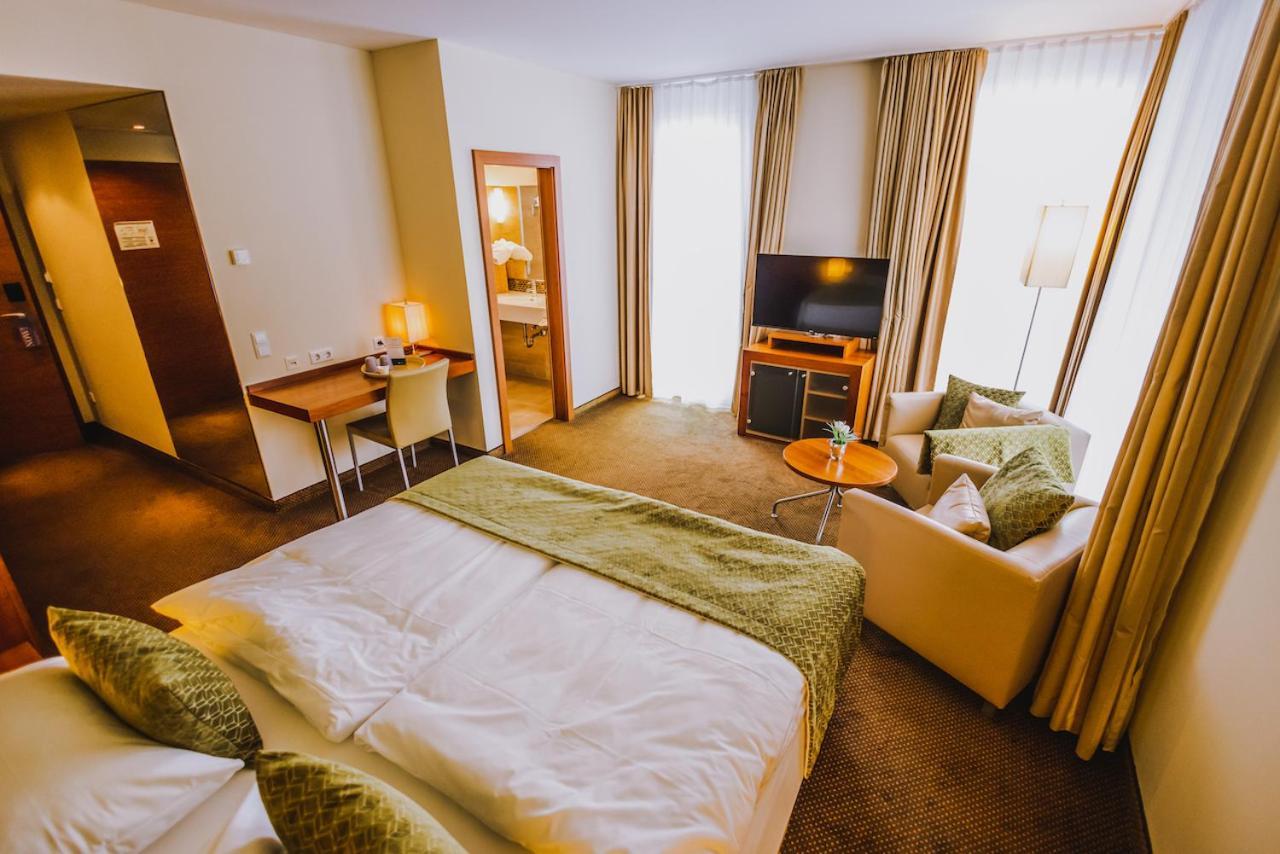Double Room Balcony without Lake View