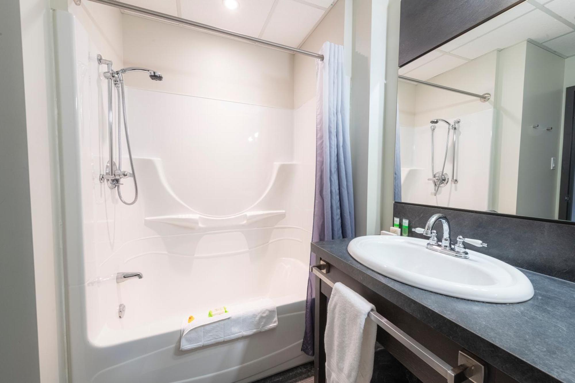 Comfort Queen Room
