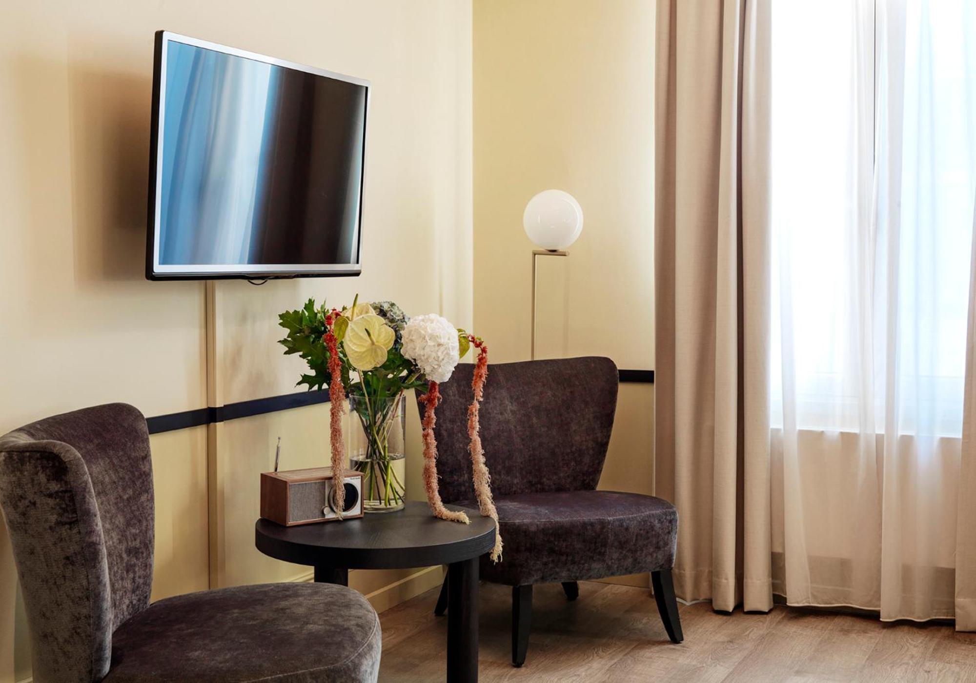 Standard Room,1538703361:JPEG