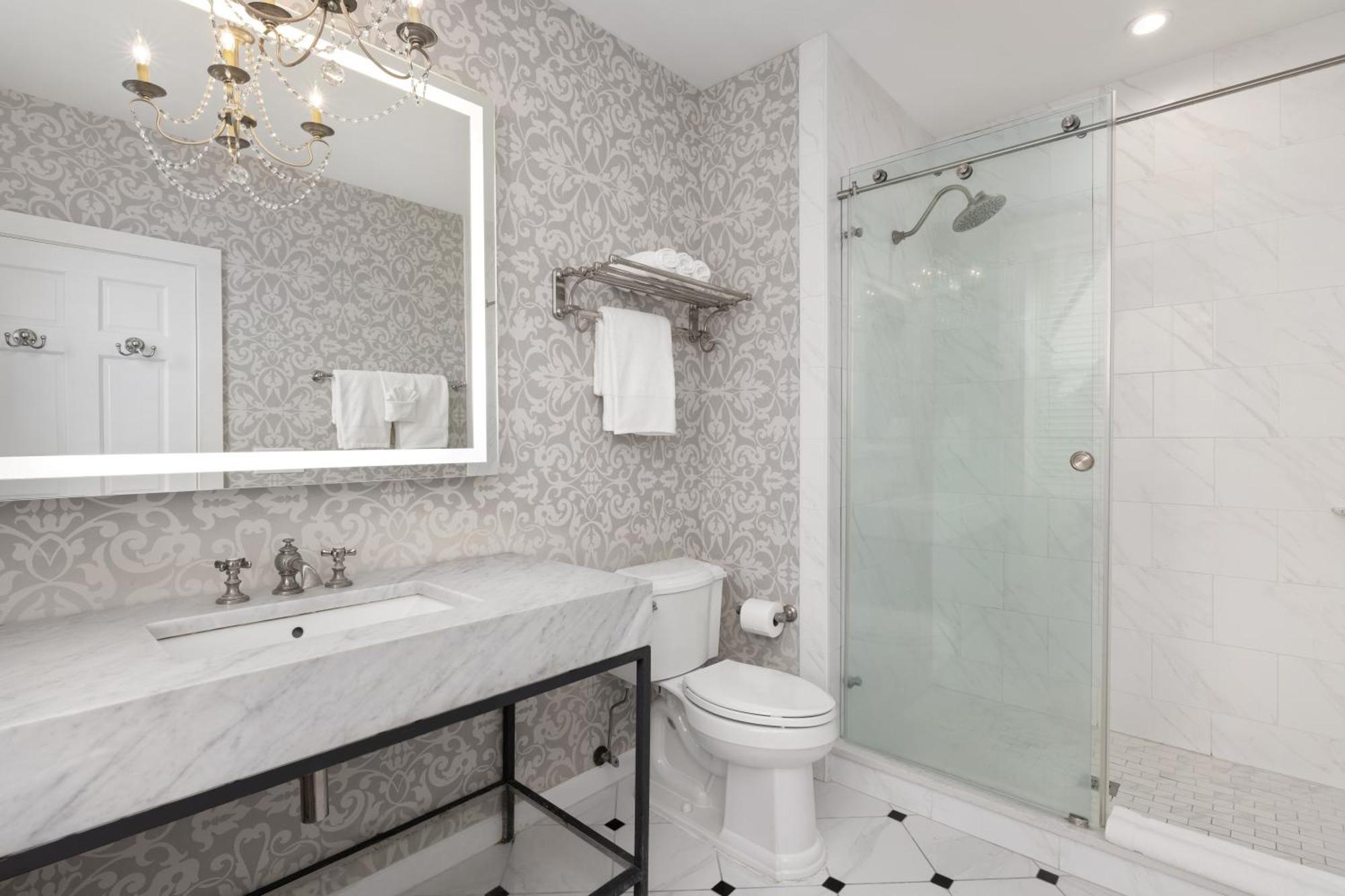 Queen Suite with Two Queen Beds - John Wesley Suite,1541356720:JPEG