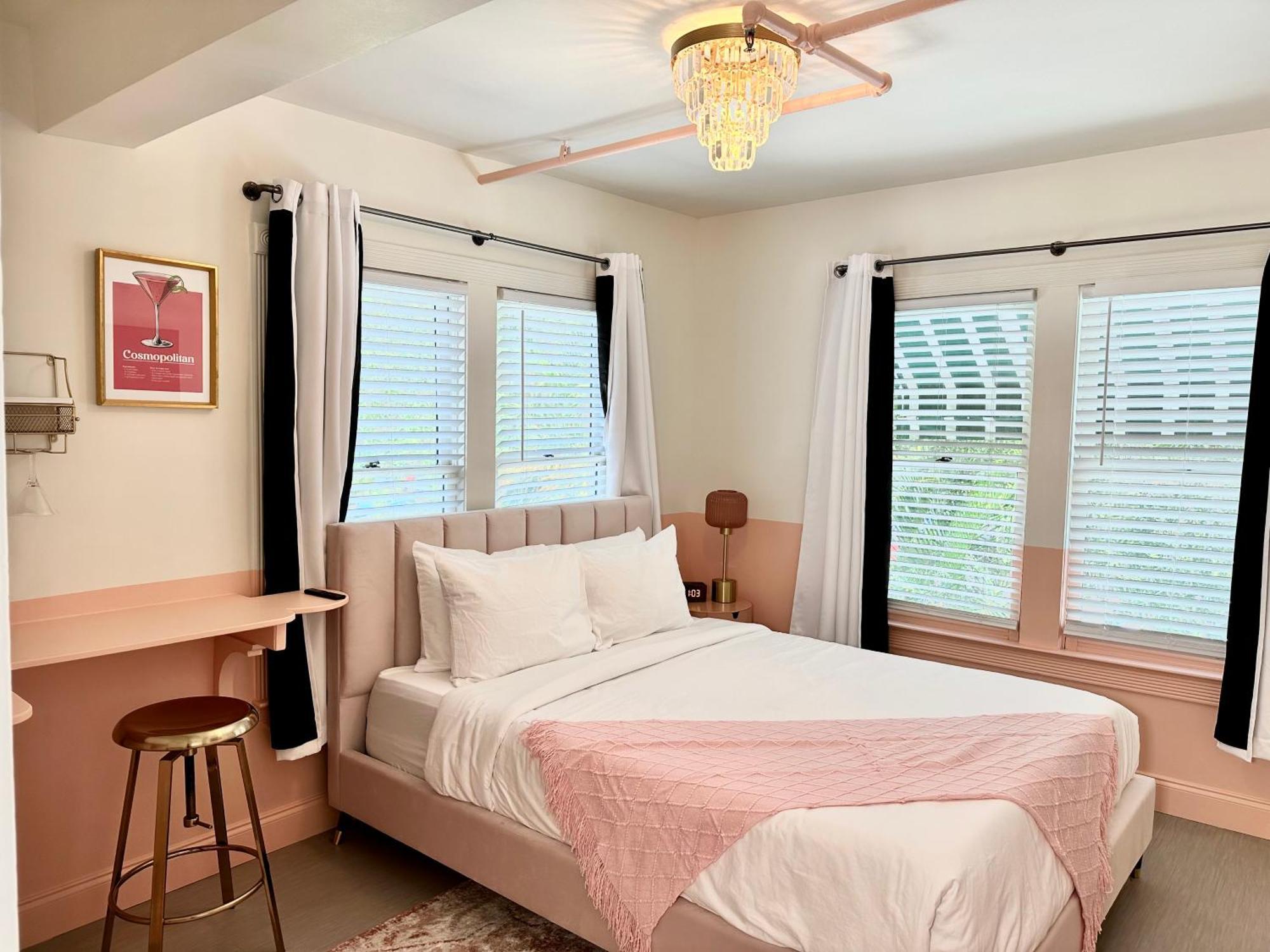 Superior Queen Room,1541614375:JPEG