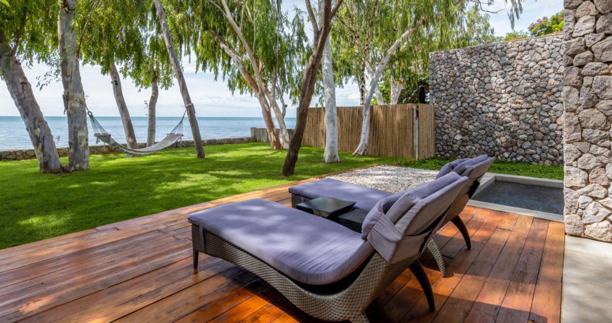 Deluxe Oceanfront Pool Villa