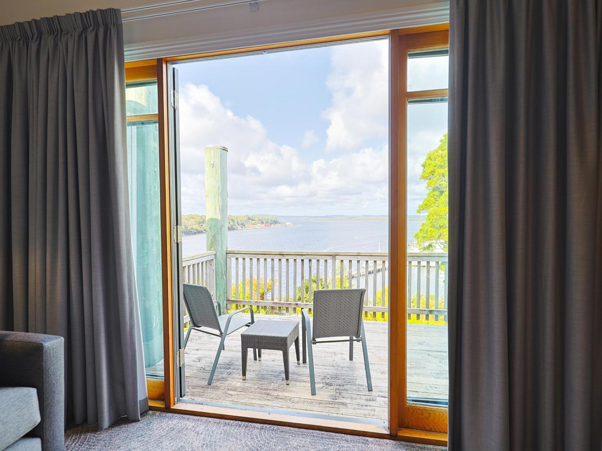 Premium King Room with Harbour View,1542811222:JPEG