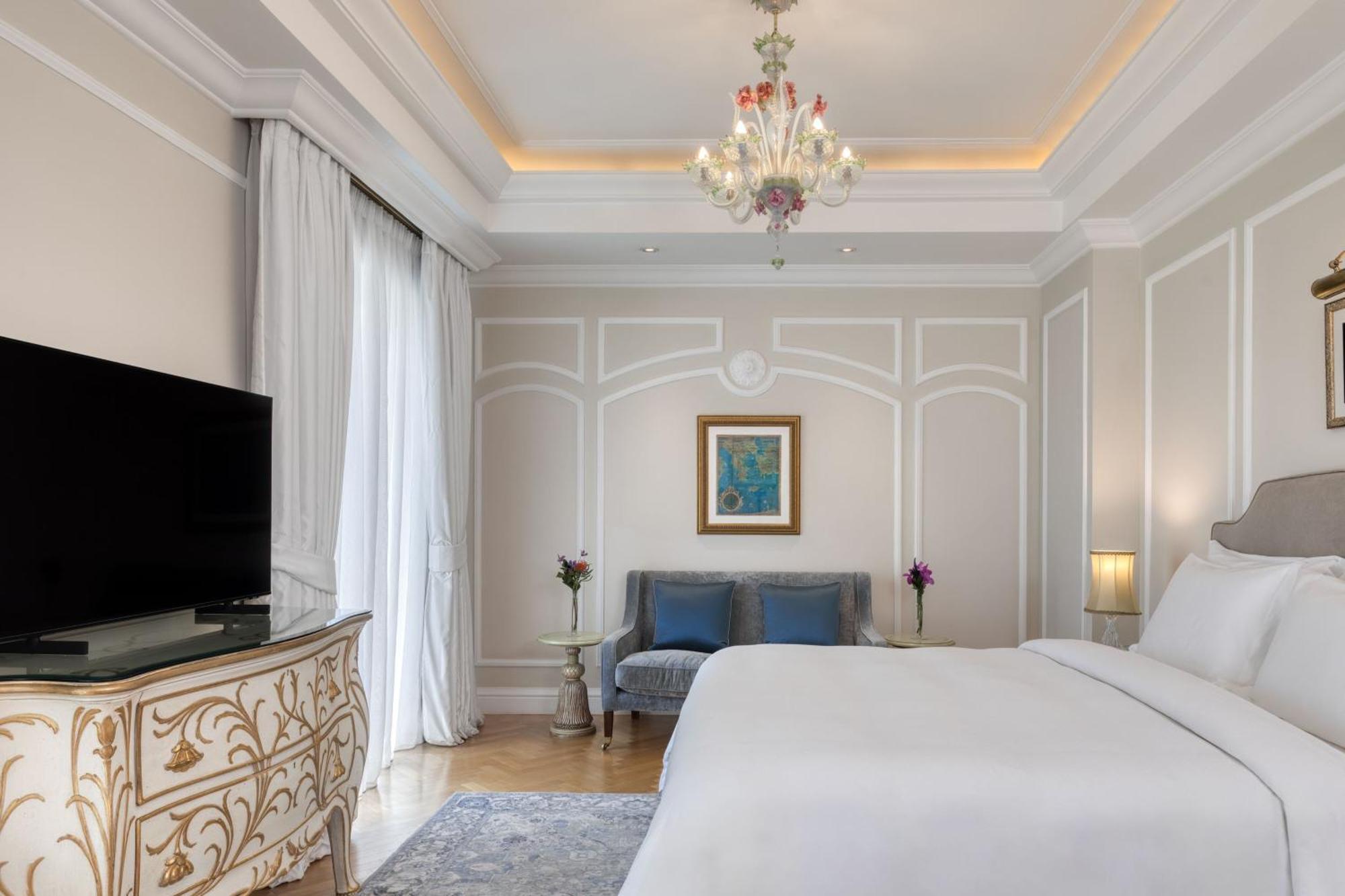 Deluxe Acropolis Guest room, 1 King, City view