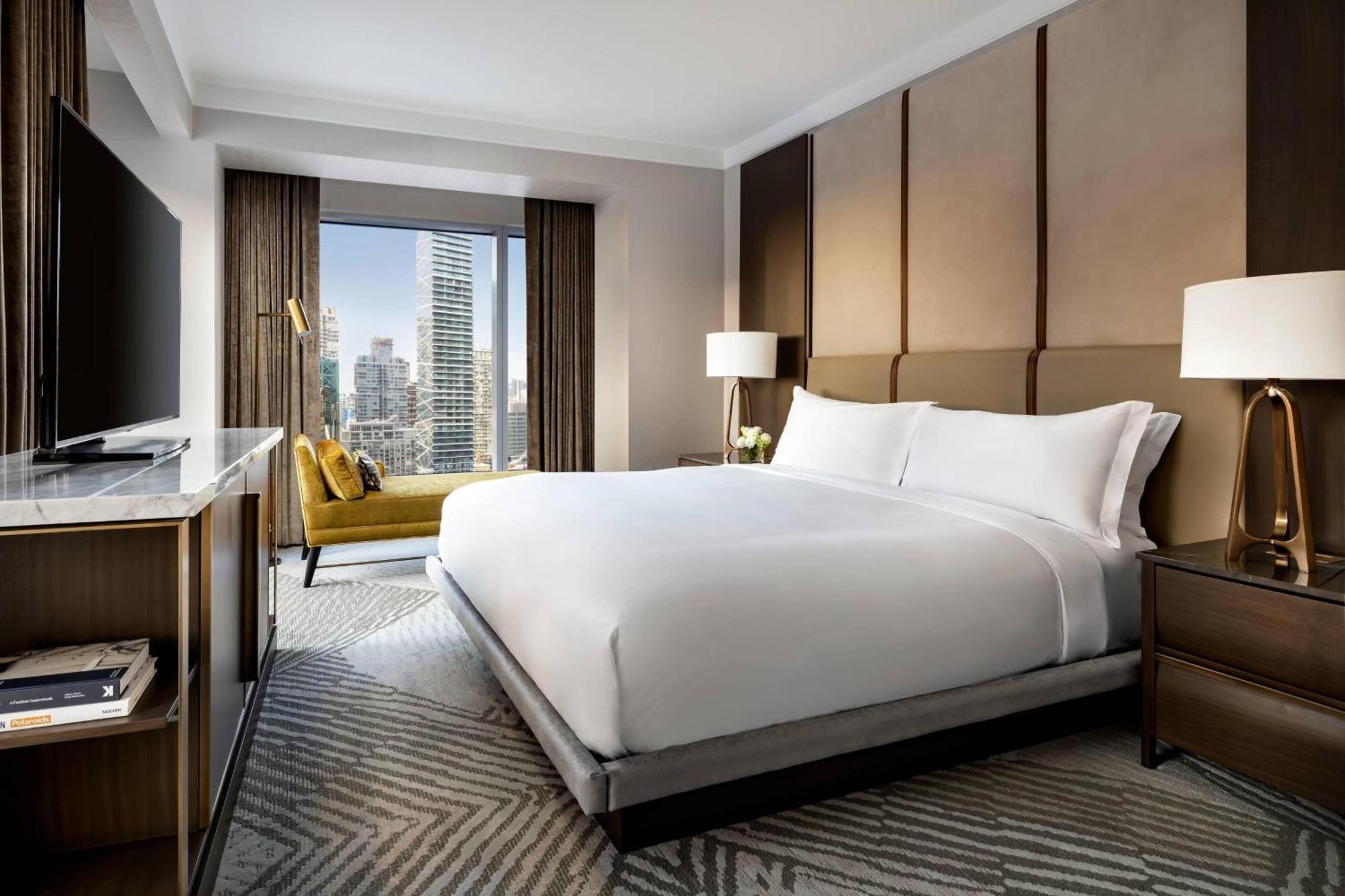 One Bedroom Corner Suite City View 1 King bed living room sofabed
