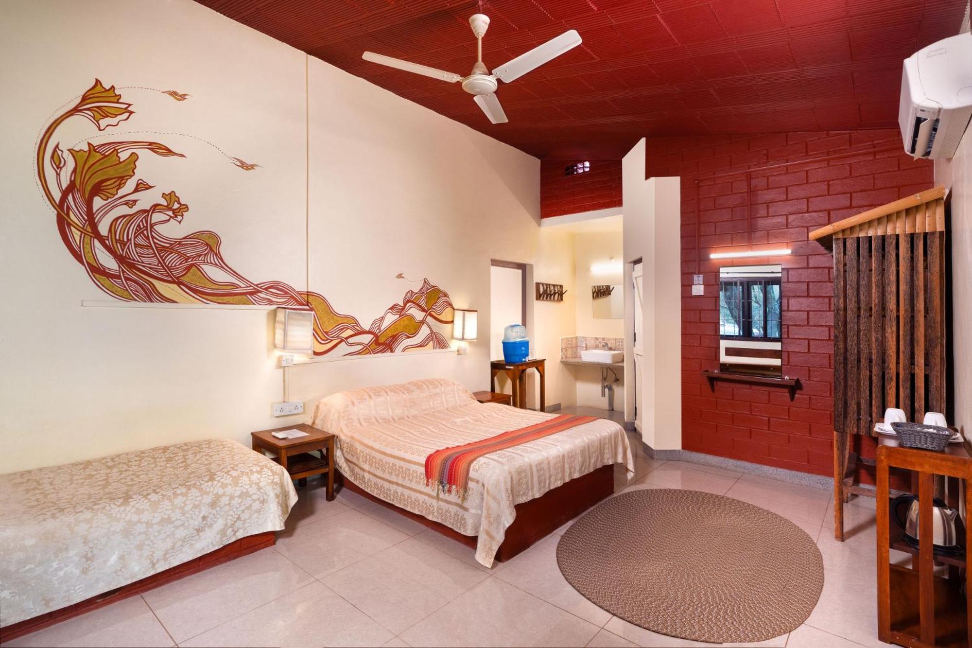 Standard Queen Room