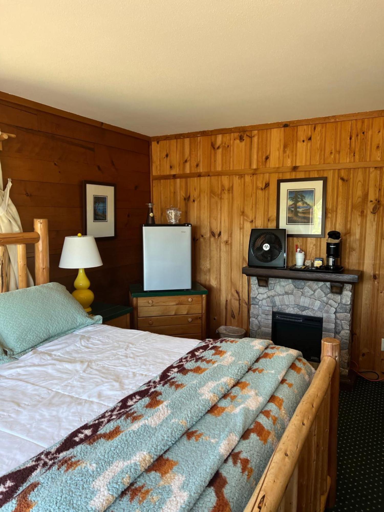 Standard Queen Room