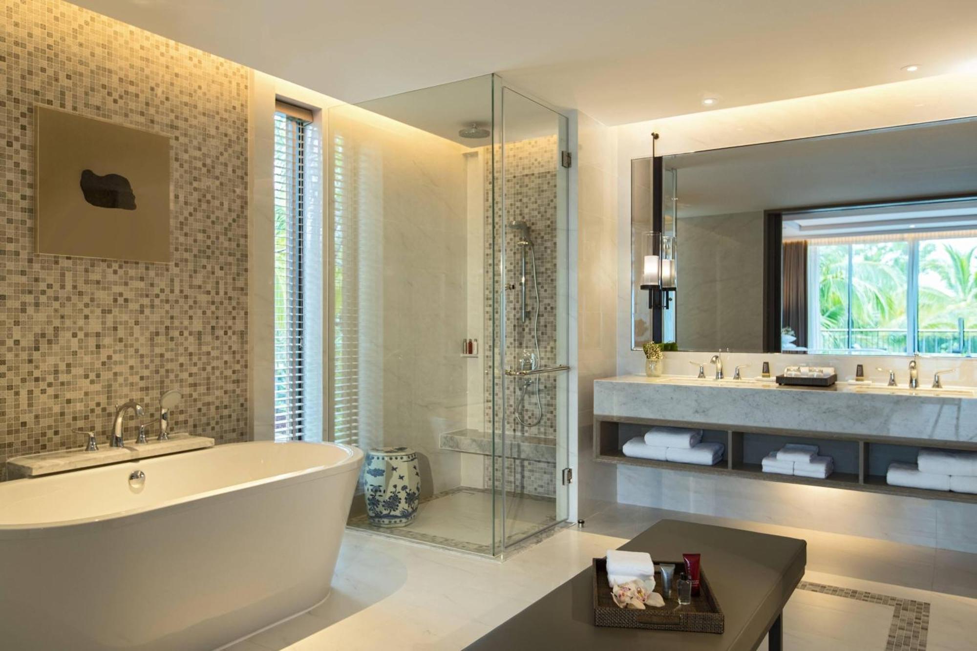 1 Bedroom Suite, 1 King, Balcony,1543764952:JPEG