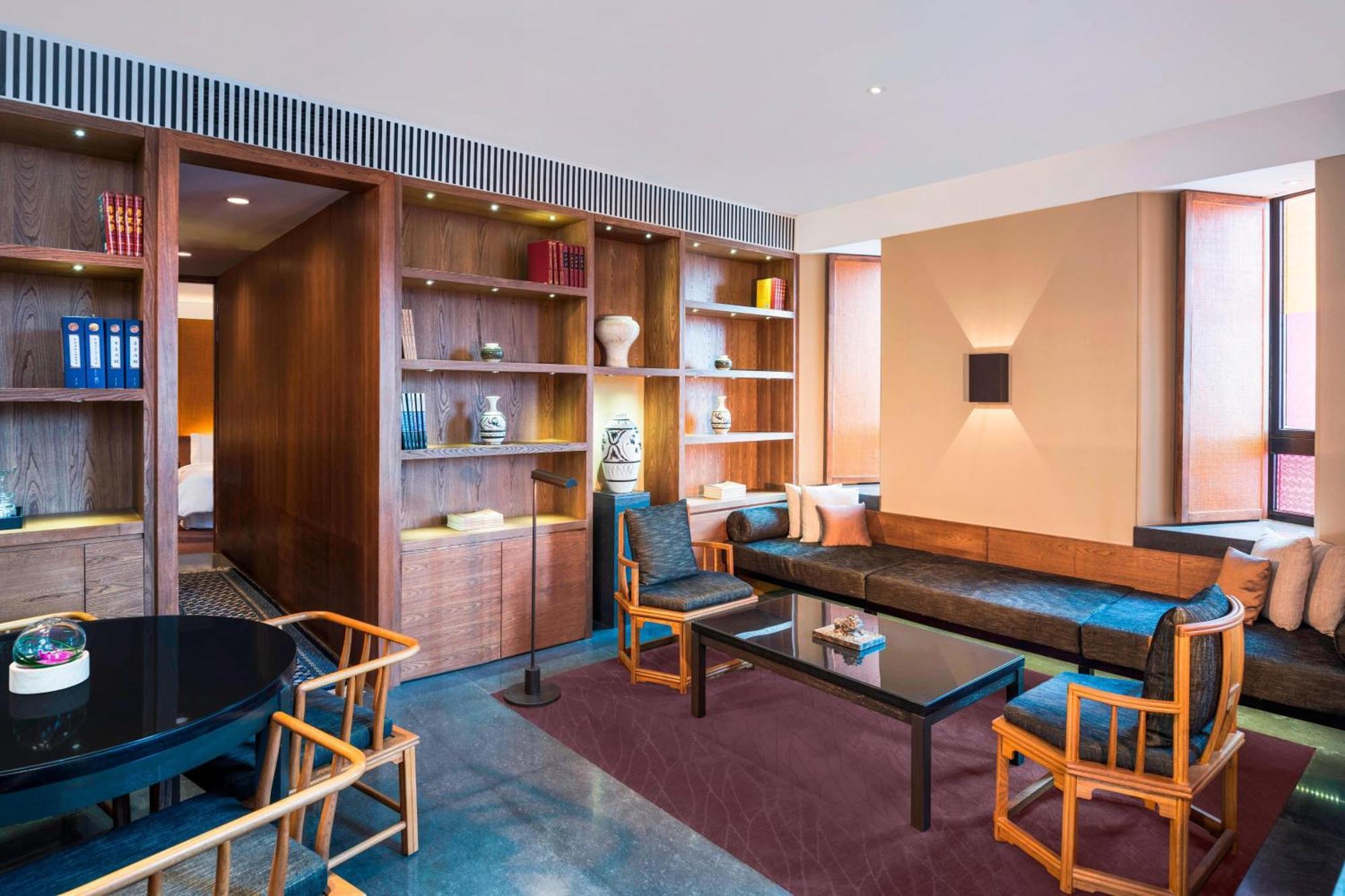 Deluxe Suite, Club Lounge Access, 1 Bedroom Suite, 1 King,1679586553:JPEG