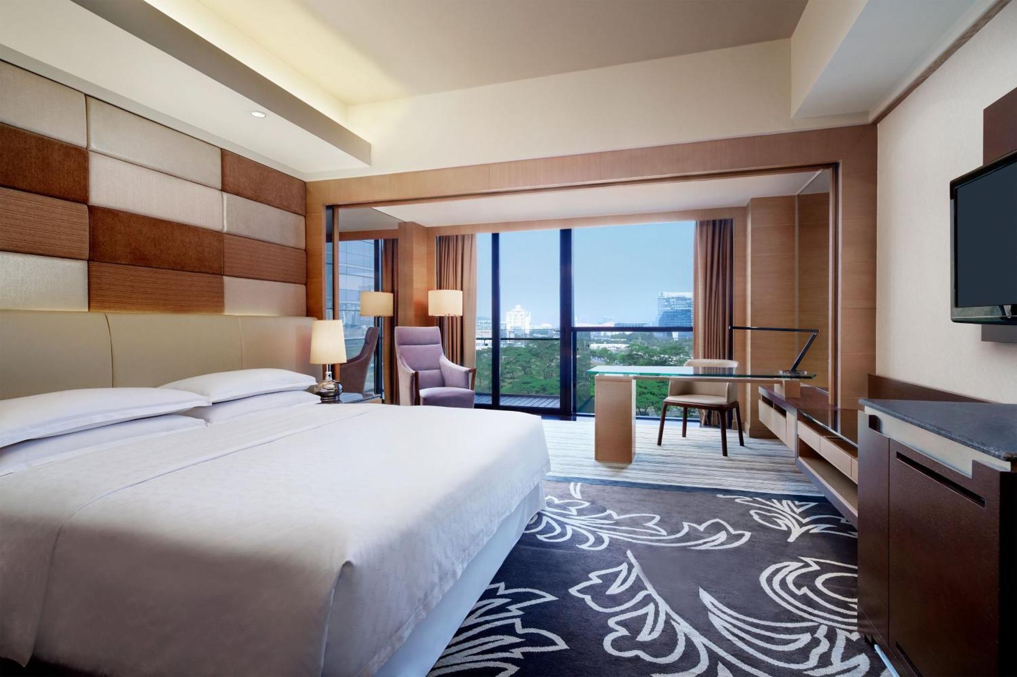Deluxe King City View Guest room 1 King City view
