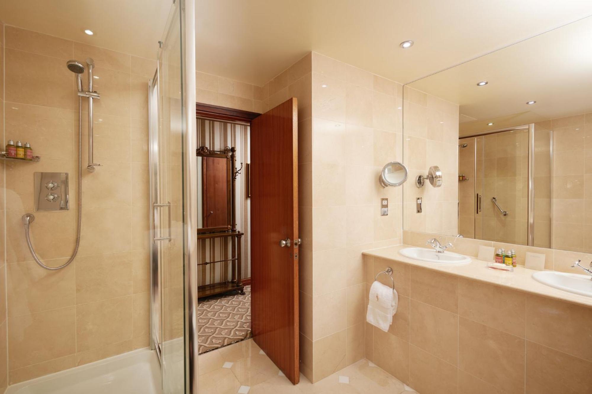 Penthouse Suite,1756437452:JPEG