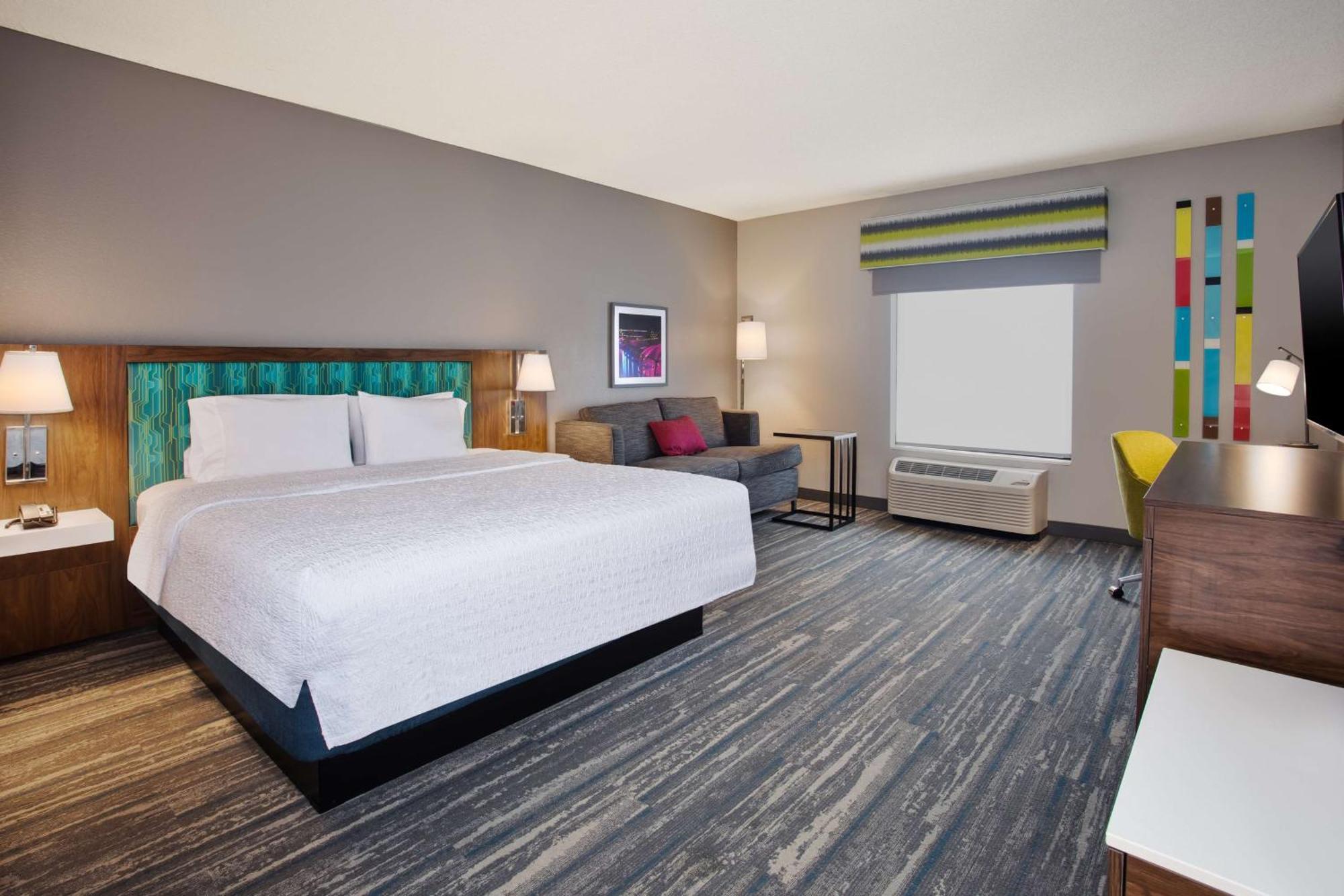 King Room with King Bed - Non-Smoking,1544128963:JPEG