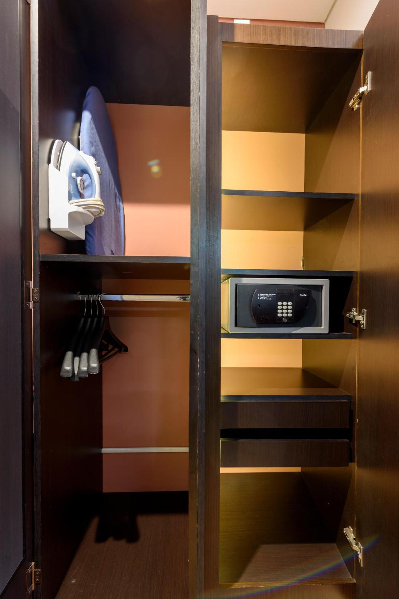 Deluxe Queen Room,1544186986:JPEG