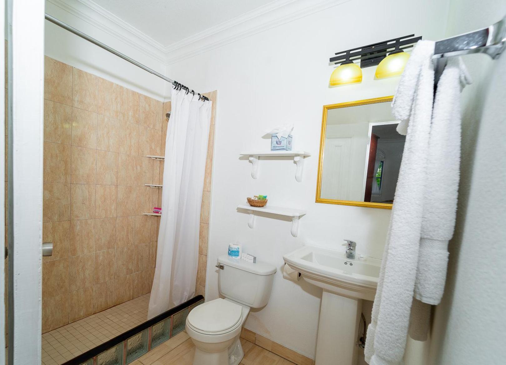 Three-Bedroom Suite Beachfront - Nanny Service Included,1544593747:JPEG