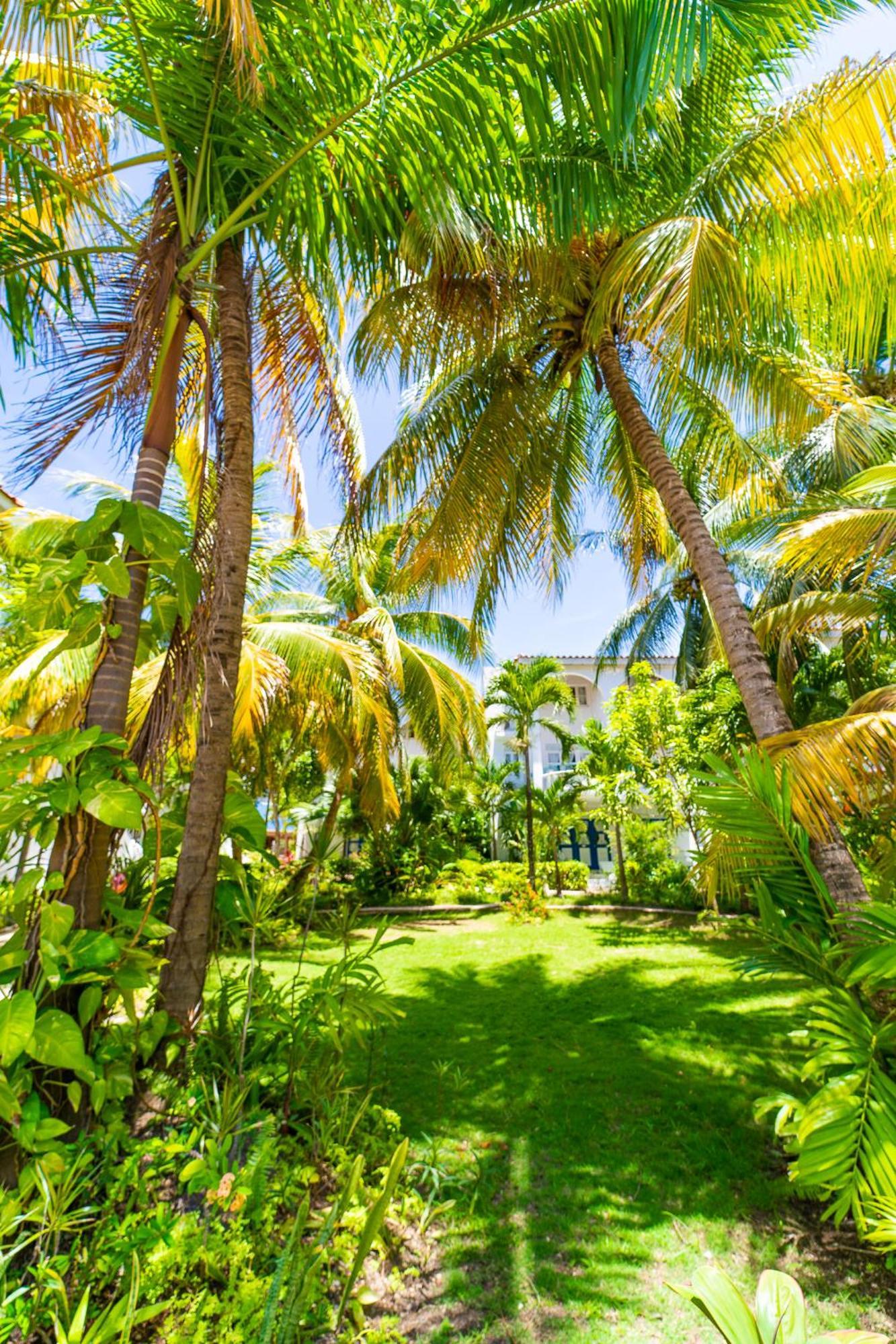 Junior Suite Garden/Pool View - Nanny Service Included,1544593591:JPEG