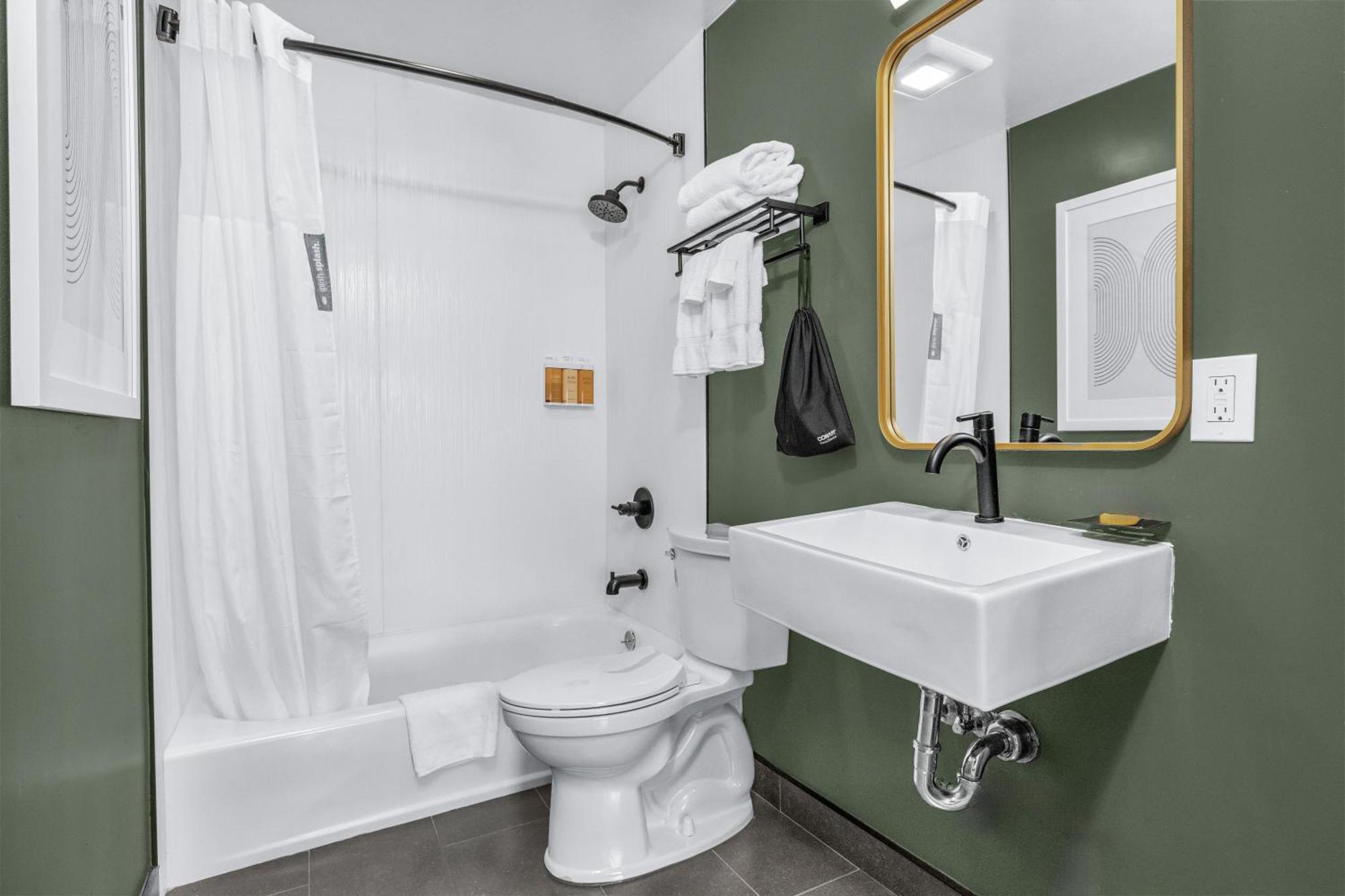 Deluxe King Room