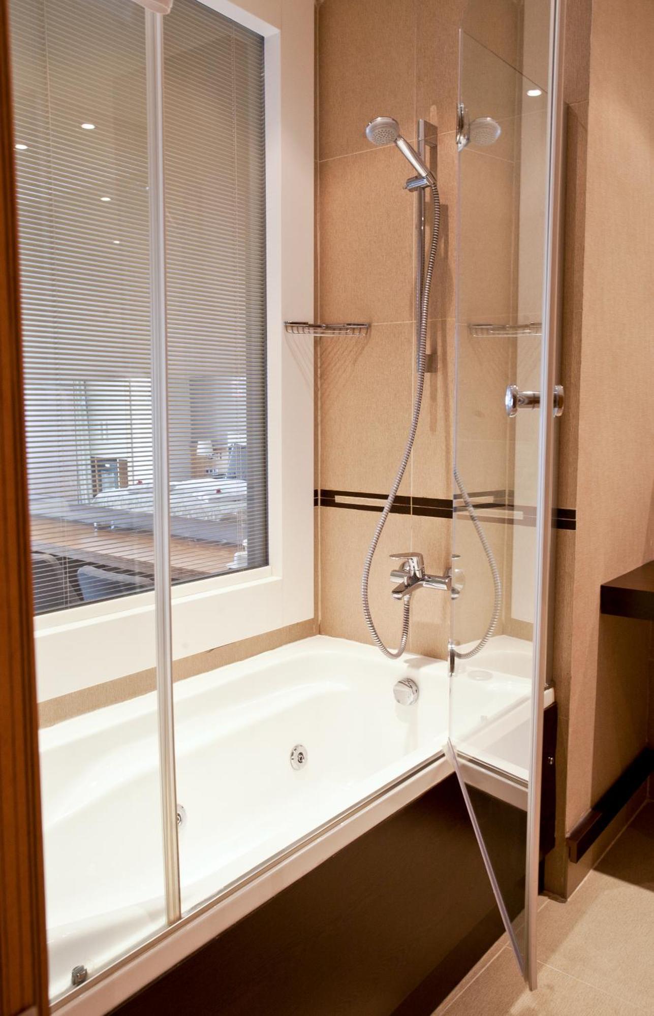 Executive Room,1580422225:JPEG