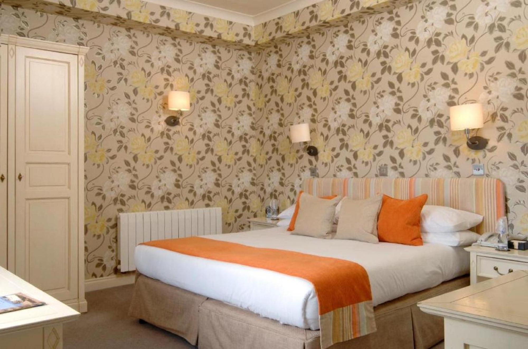 Large Double or Twin Room