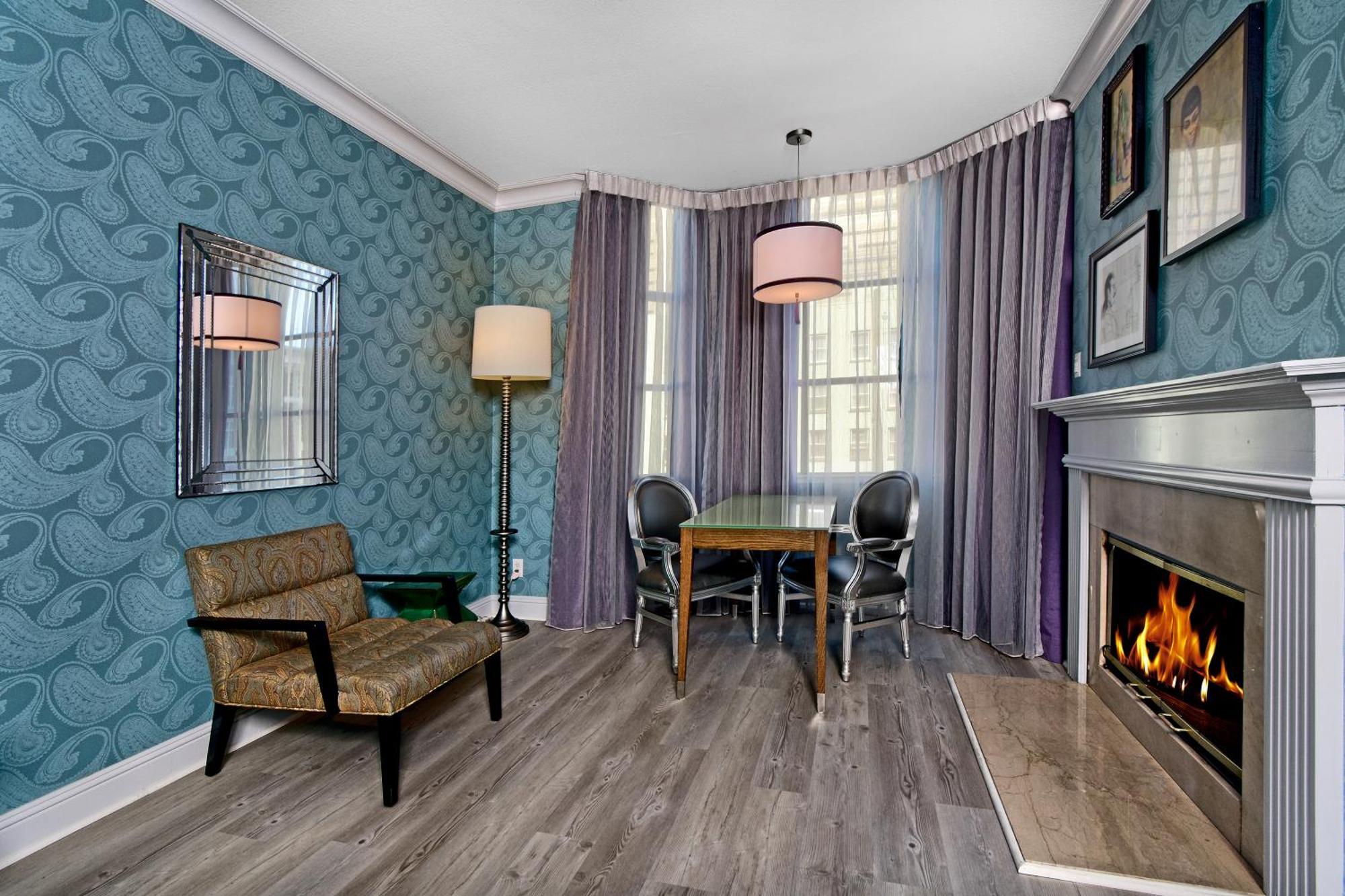 Superior King Room