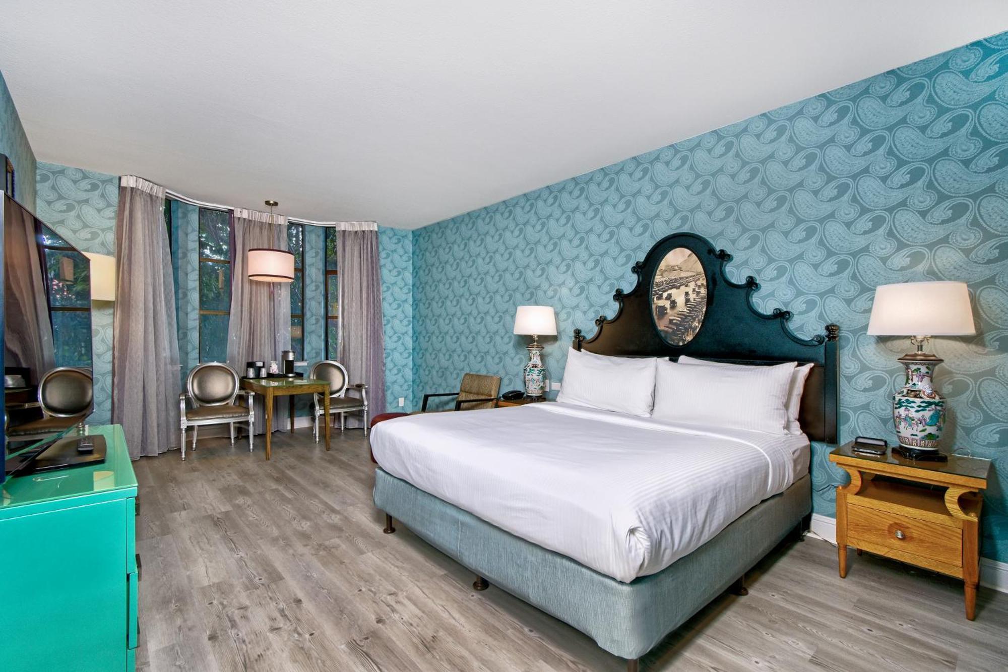 Standard King Room