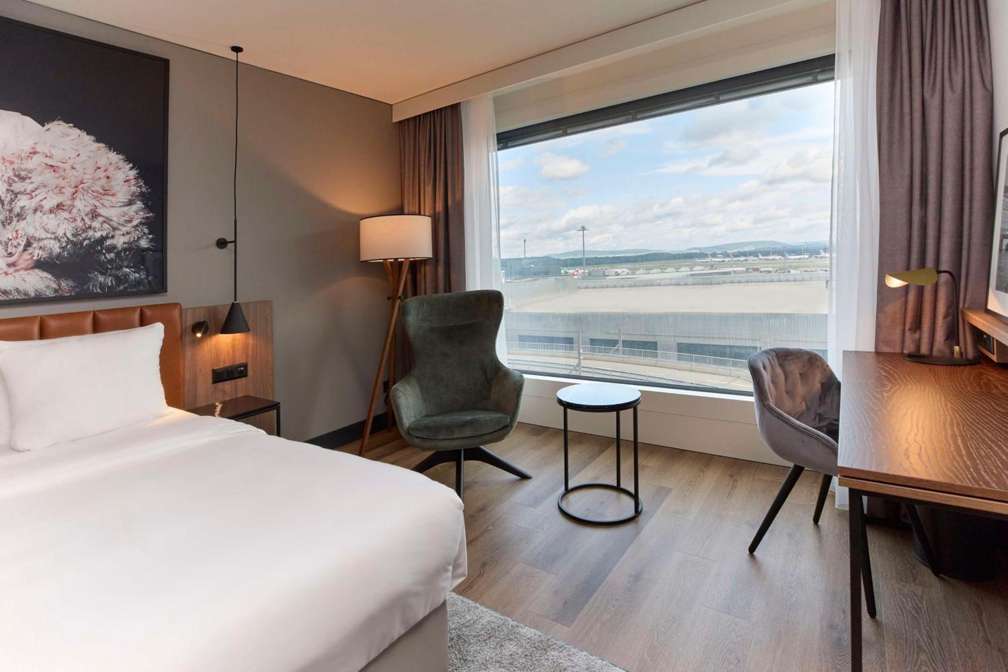 Premium Room Airfield View