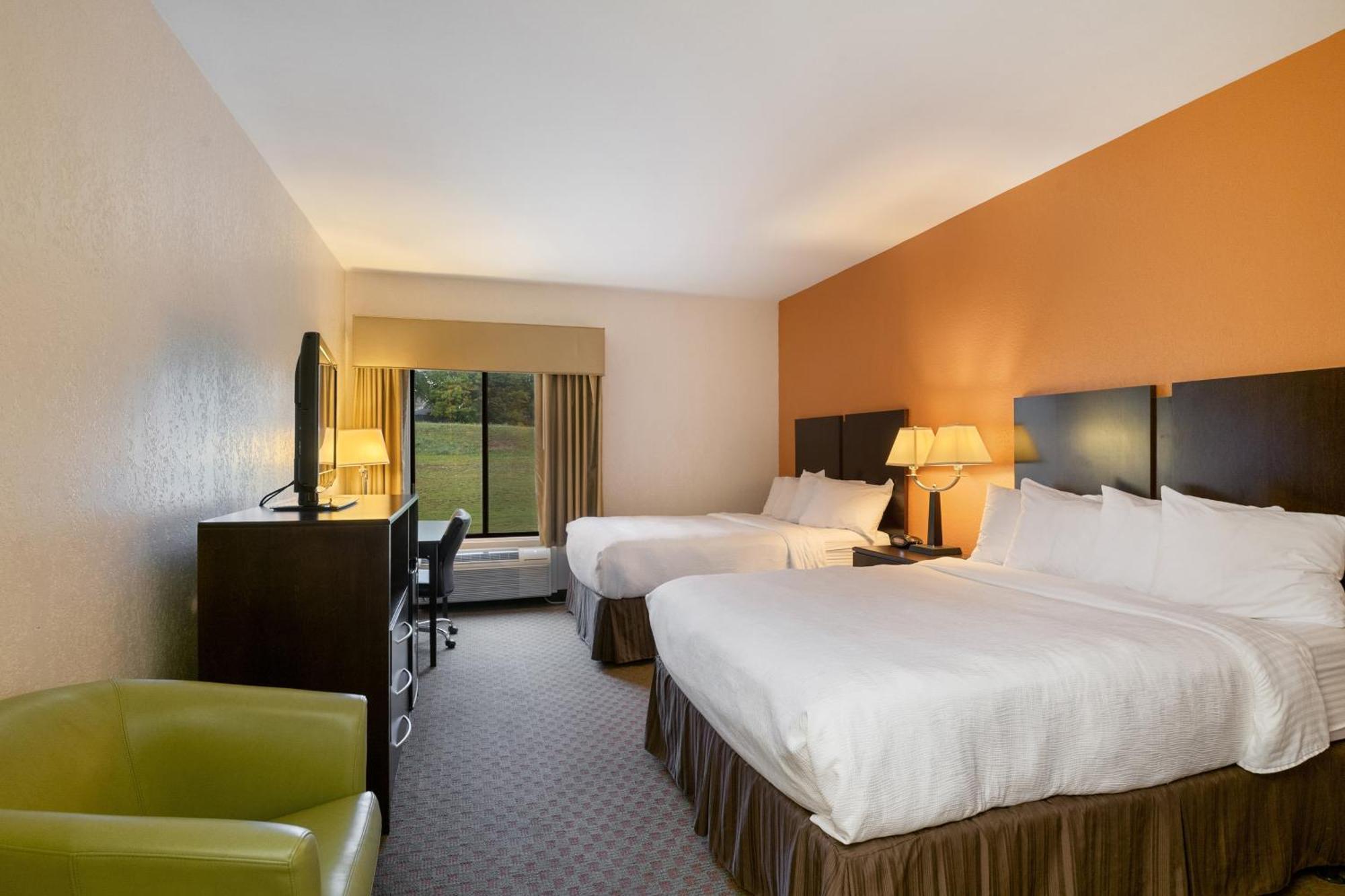 Standard Queen Room with Two Queen Beds - Non Smoking
