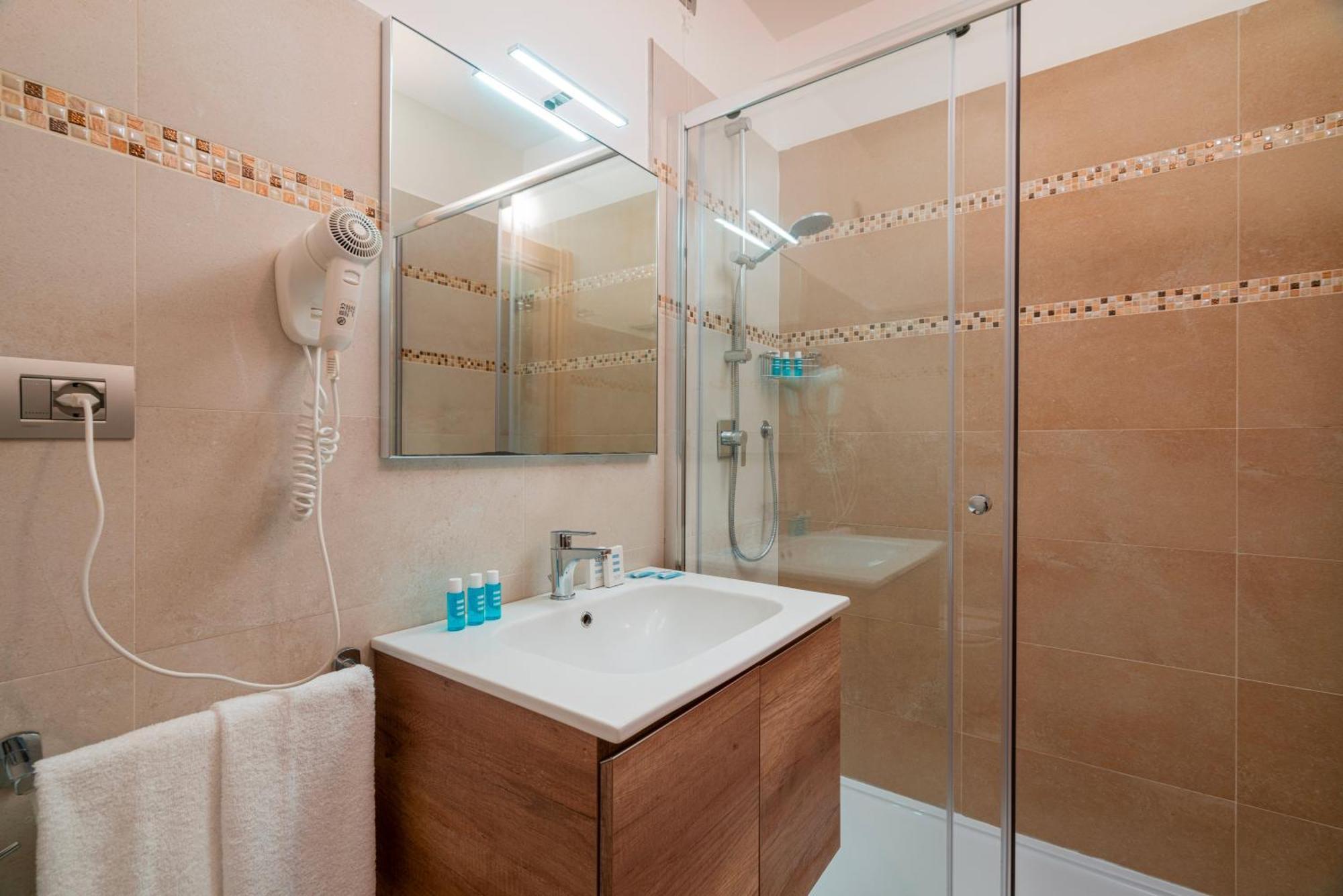 Junior Suite Lateral Sea View
