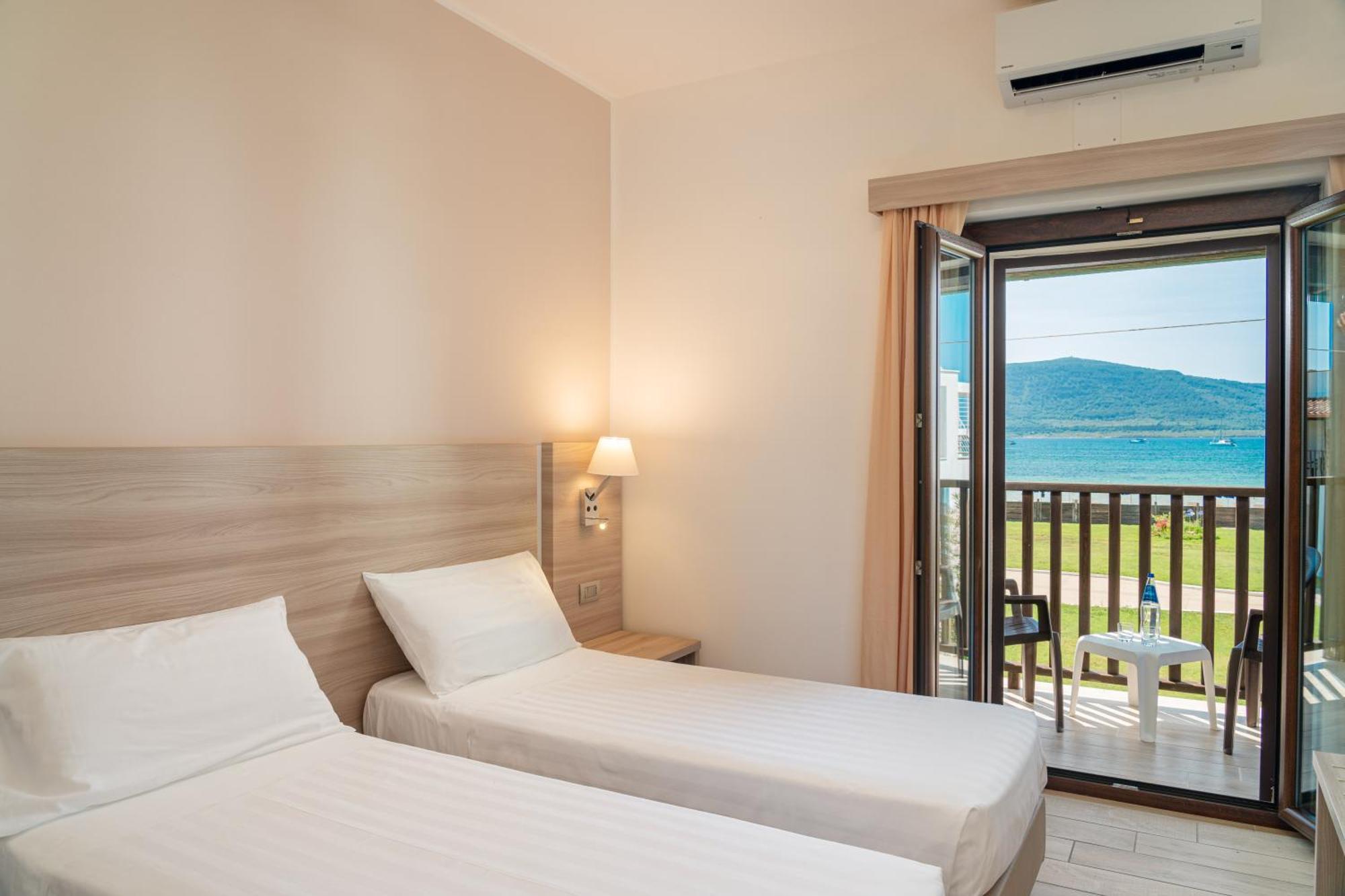 Double or Twin Room Sea View