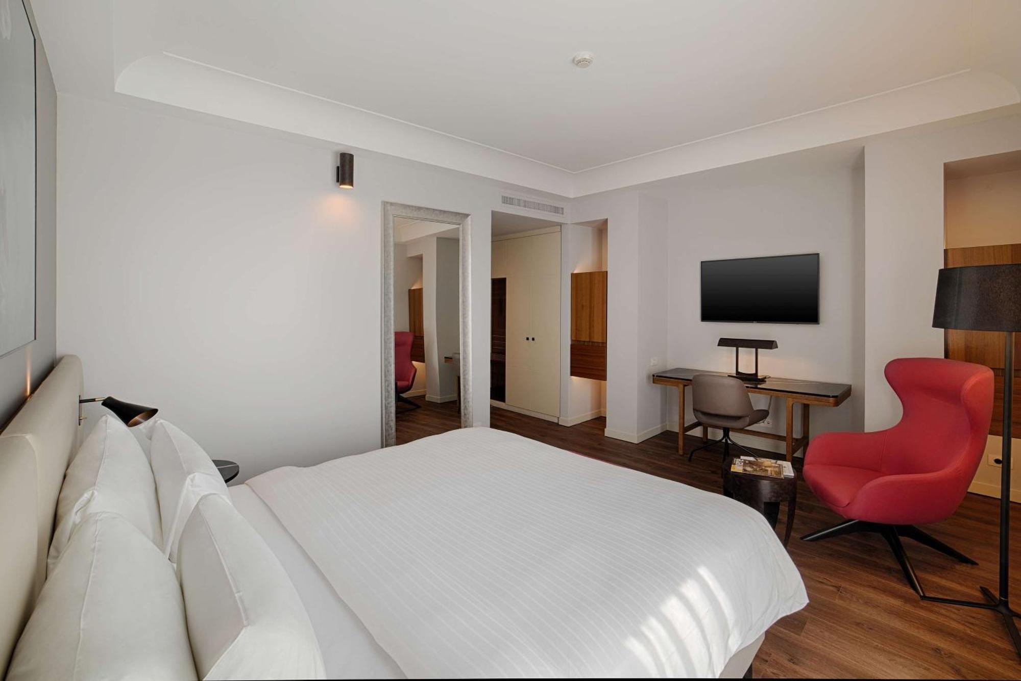 Standard Room,1545587074:JPEG