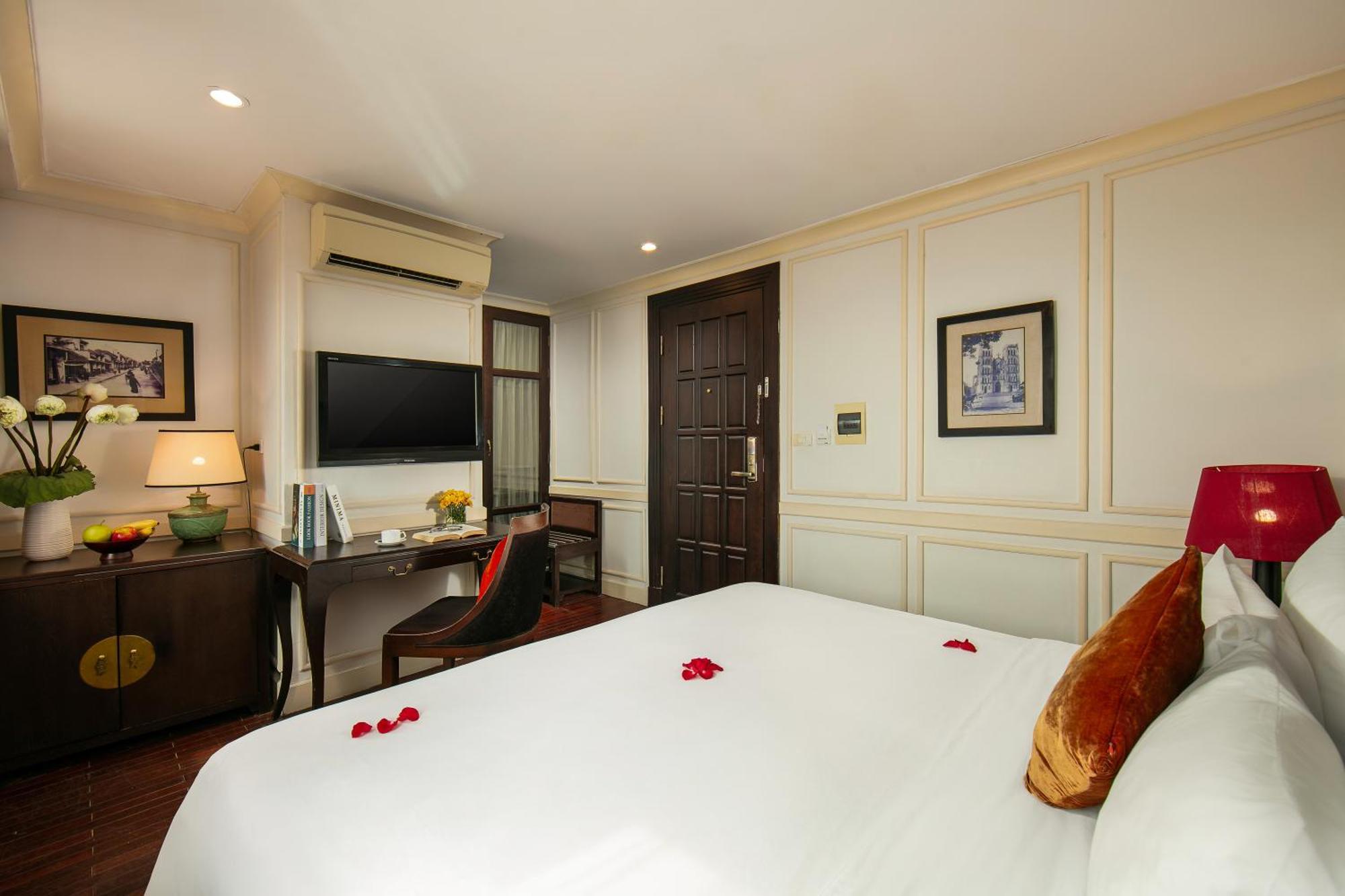 Deluxe Double or Twin Room City View