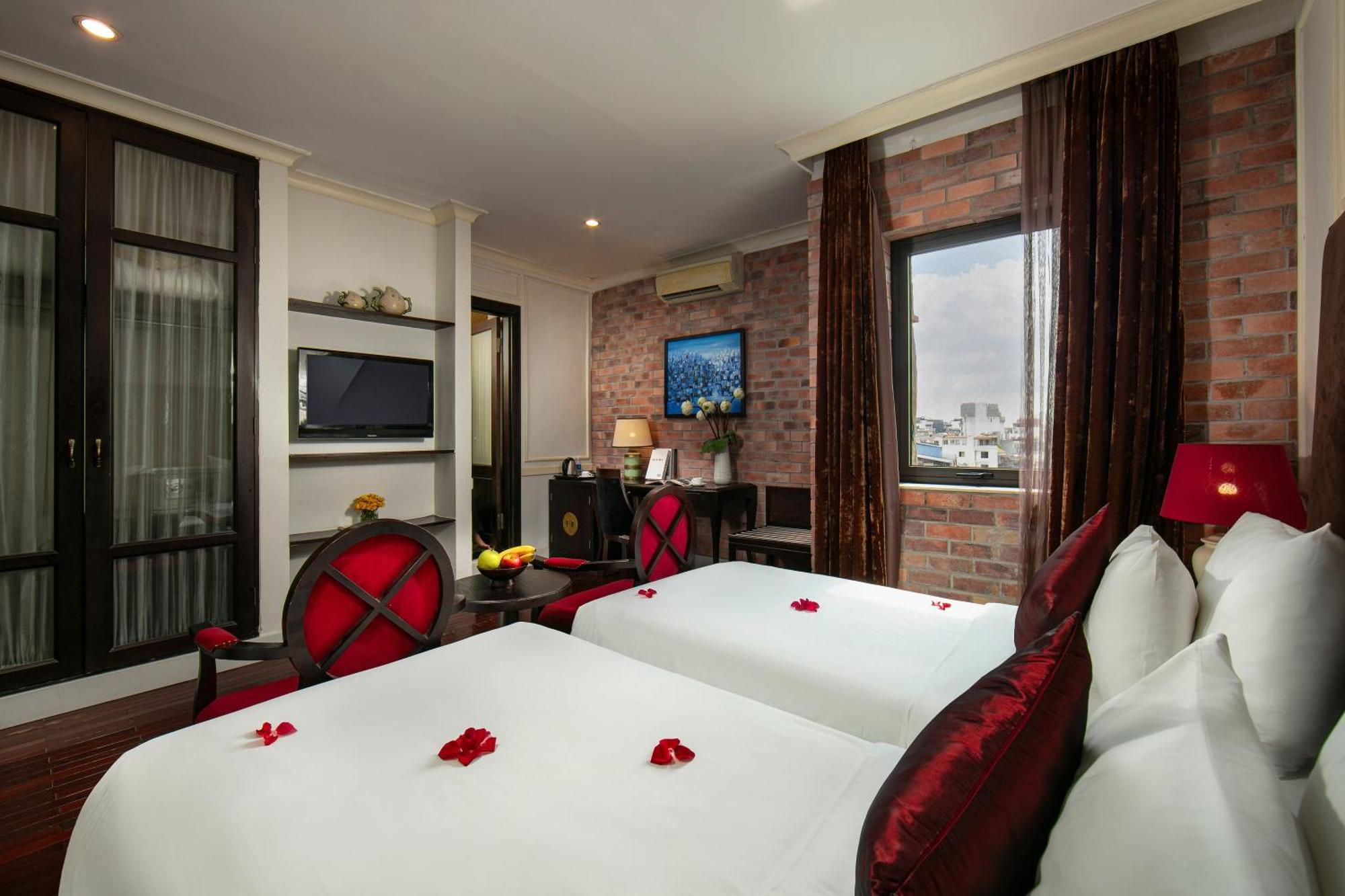 Deluxe Double or Twin Room City View