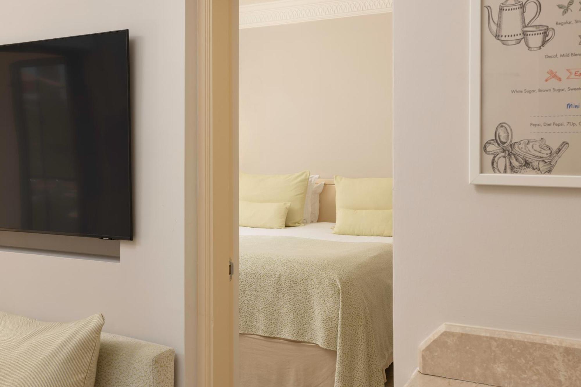 One Bedroom Suite Pool or Garden View,1546017973:JPEG