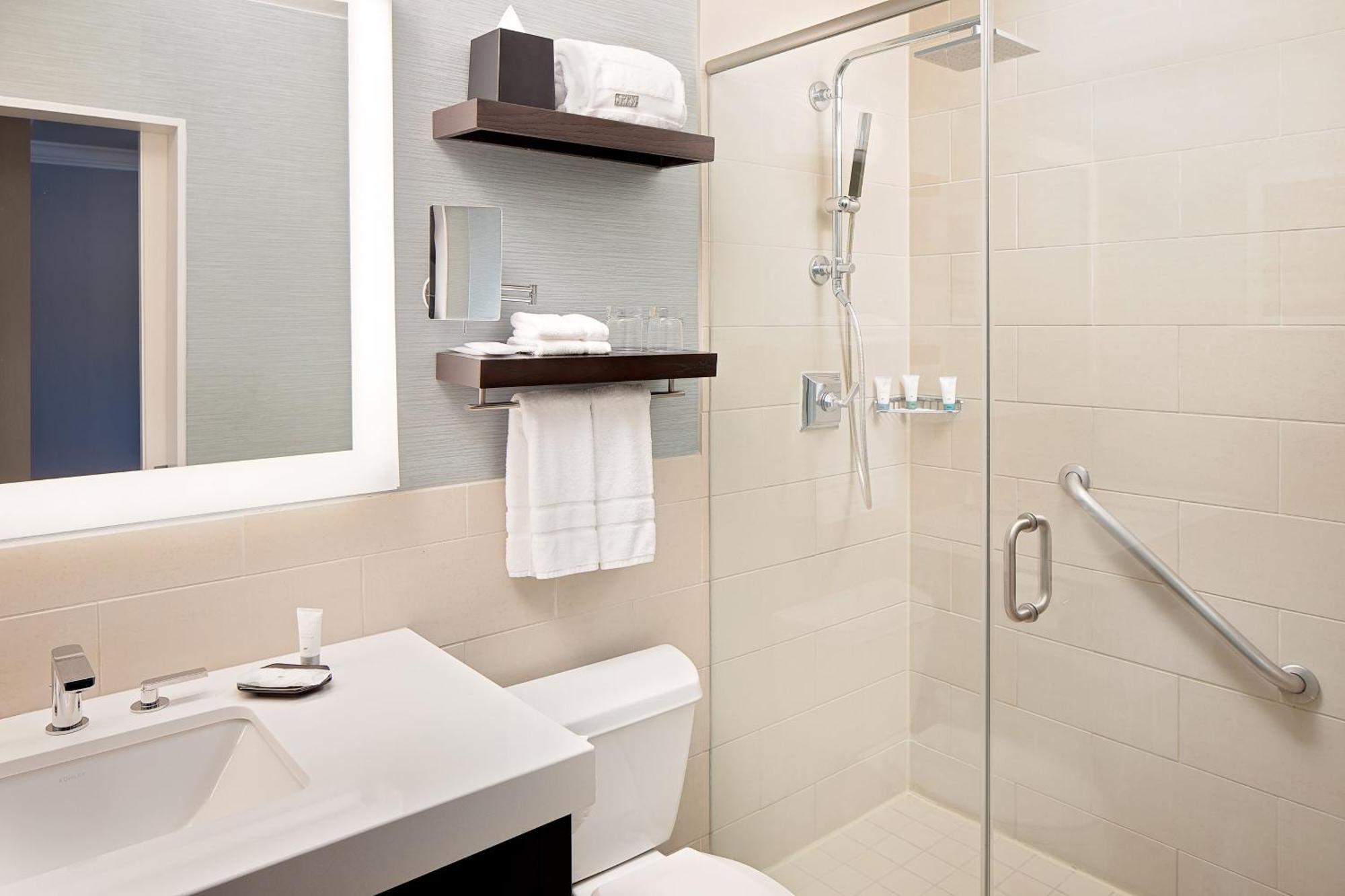 One-Bedroom King Suite,1546208716:JPEG