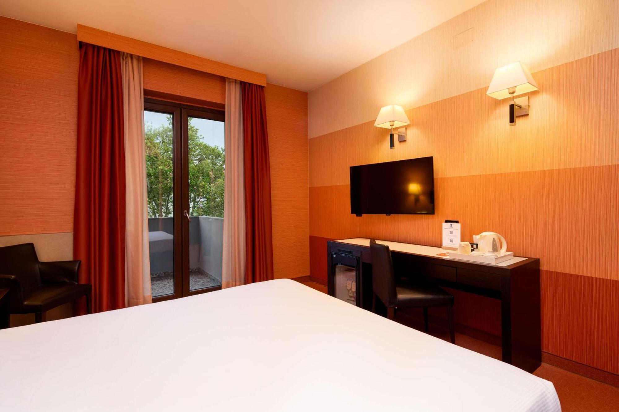 Standard King Room