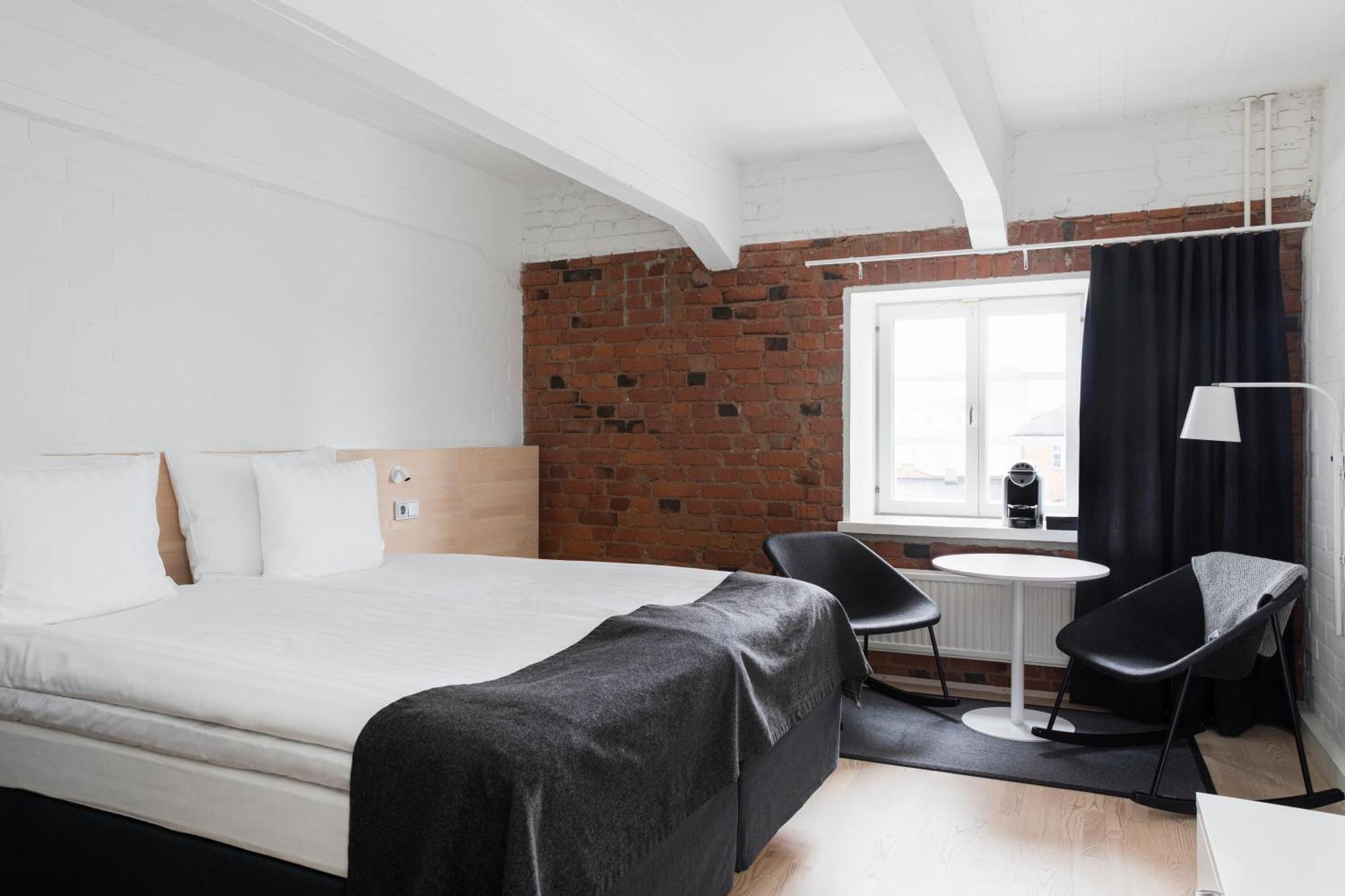 Superior King Room,1709762647:JPEG