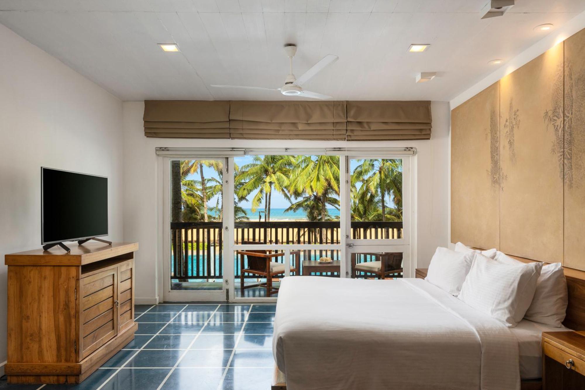 Deluxe Double Room Sea View at Center Point Black Coral & at Seaside Social restaurants