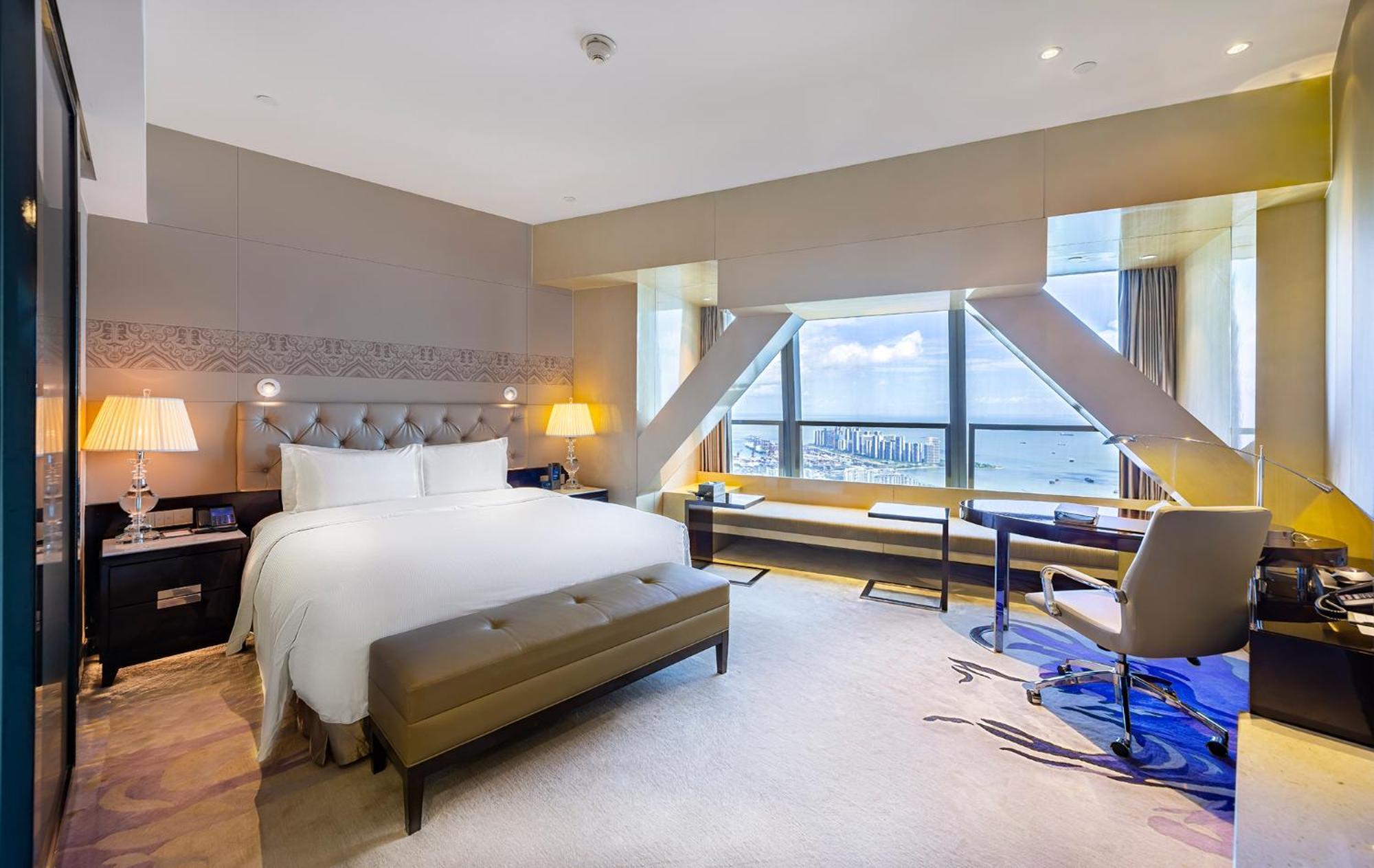 Ocean View Executive King Room with Lounge Access