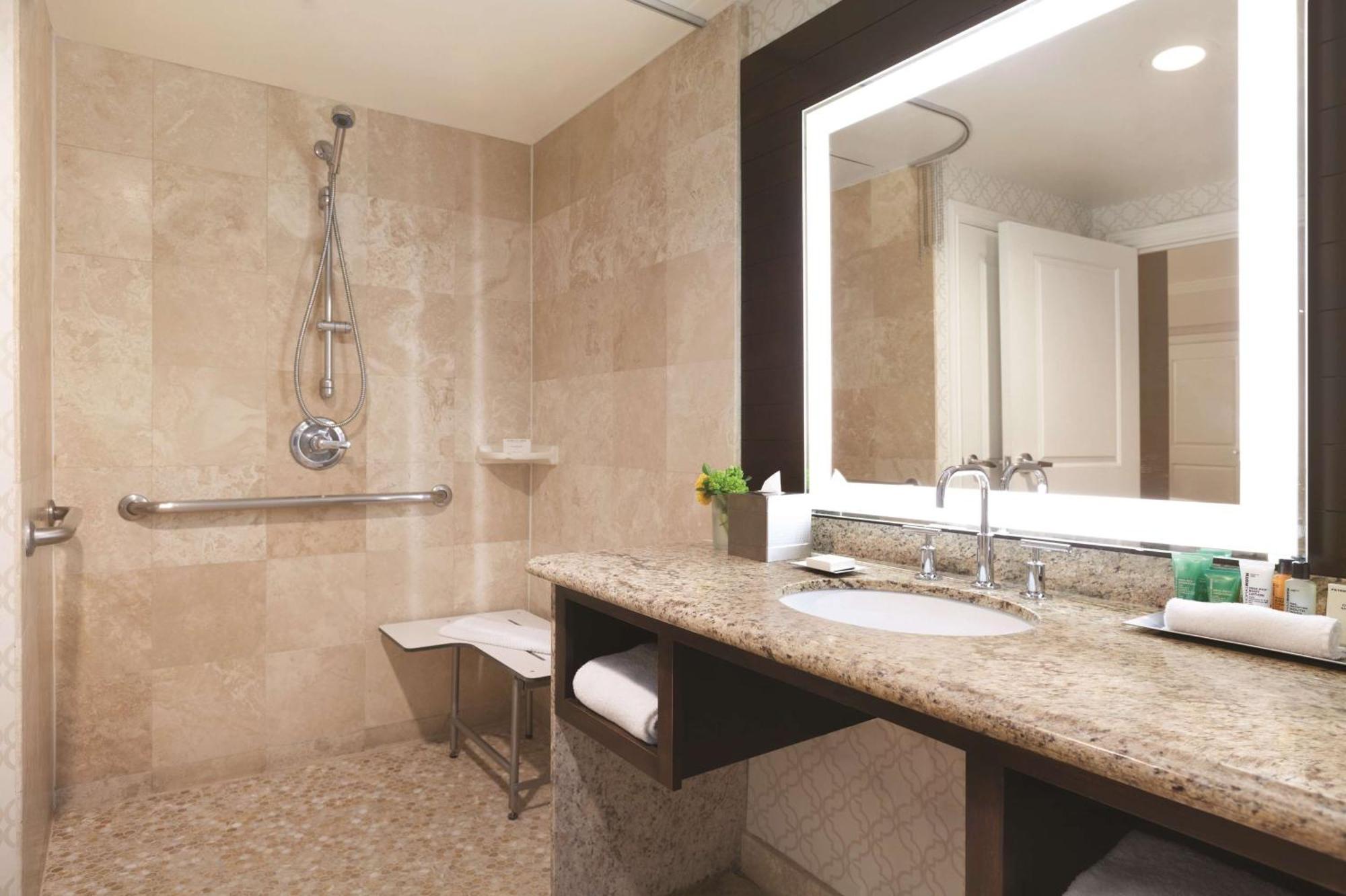 Queen Room Two Queen Beds Roll Shower Mobility Access