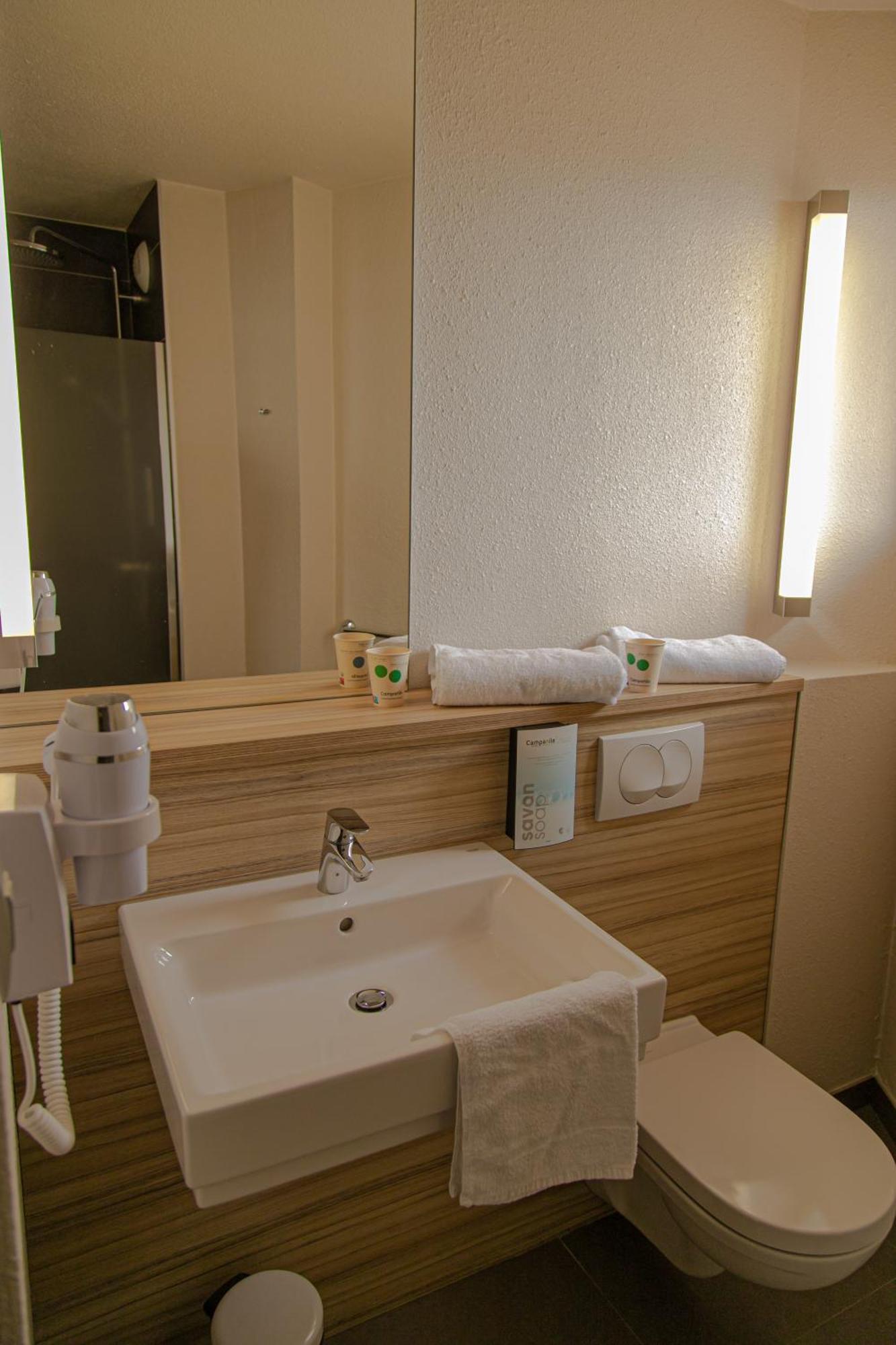 Room One Double Twin Beds