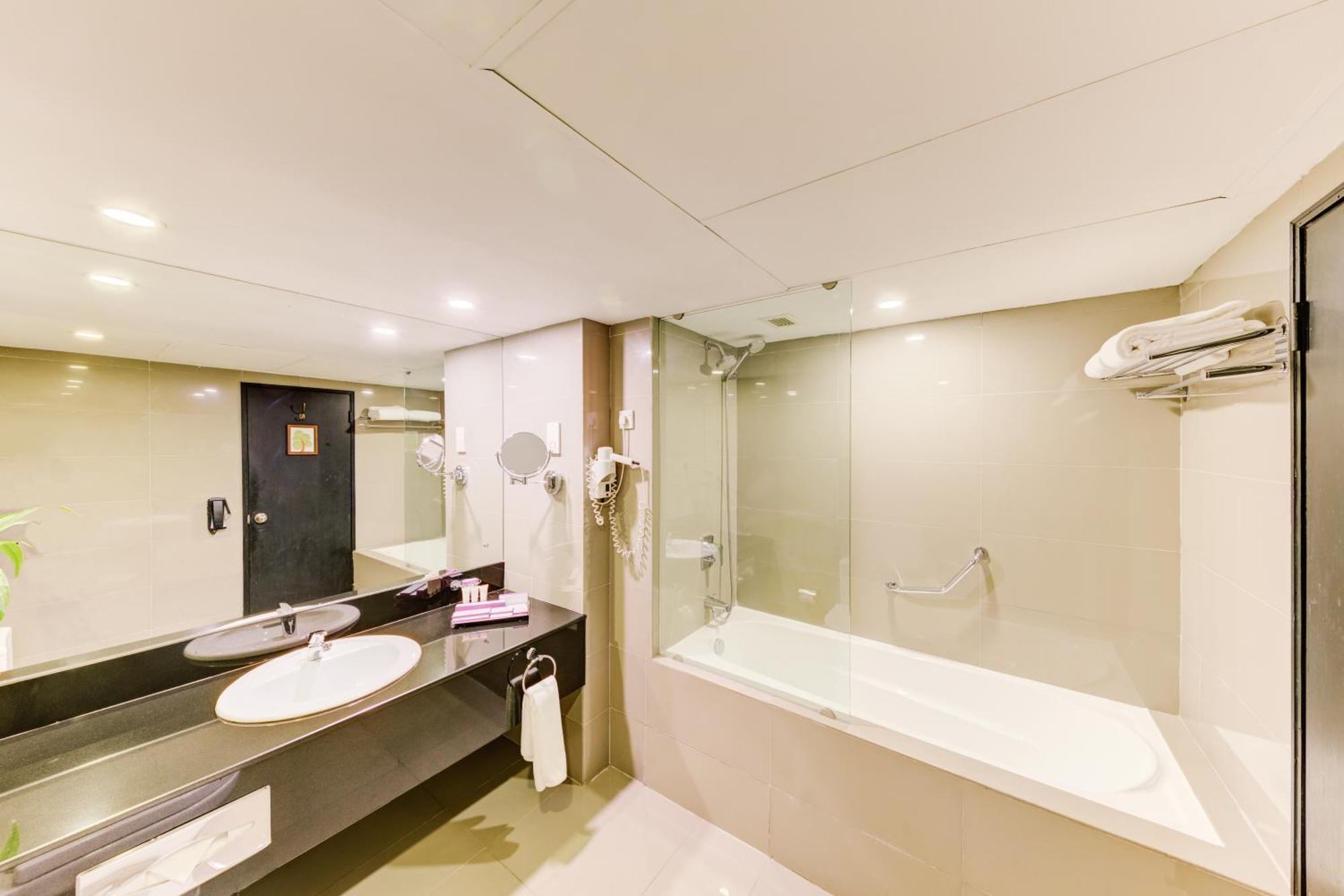 Cilantro Suite with Terrace & Lounge Access,1548764770:JPEG